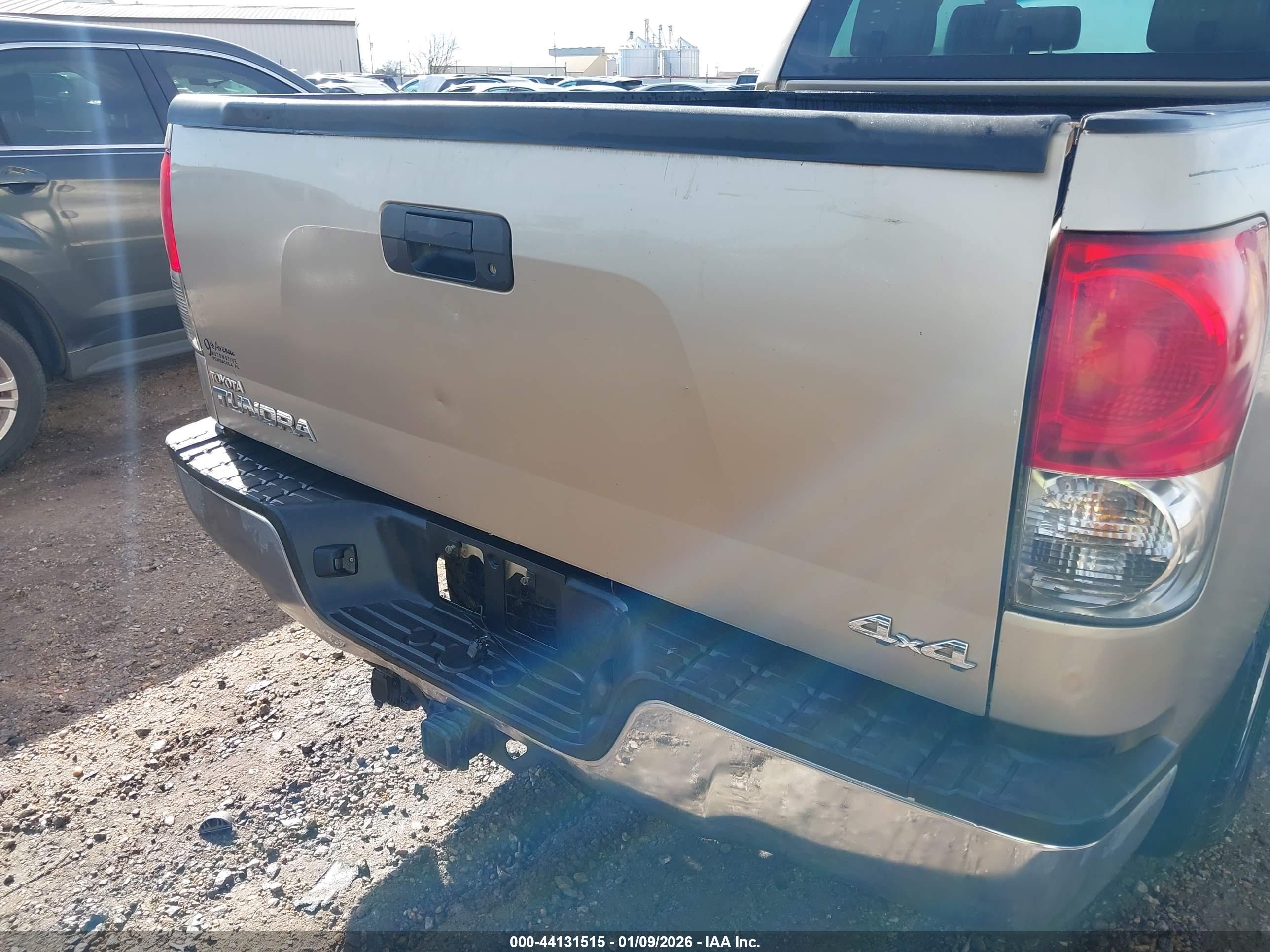 TOYOTA TUNDRA image 6
