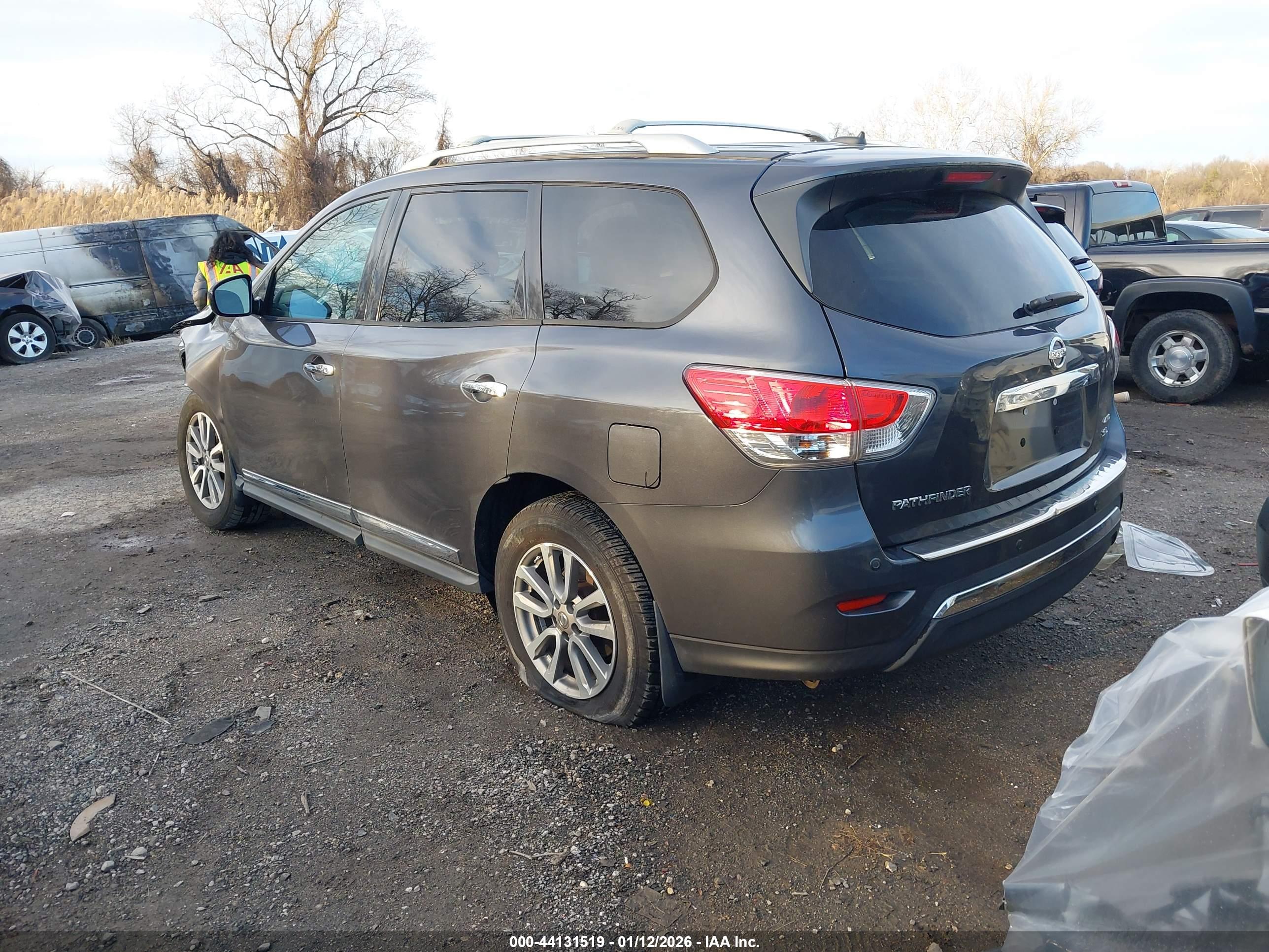 NISSAN PATHFINDER image 3