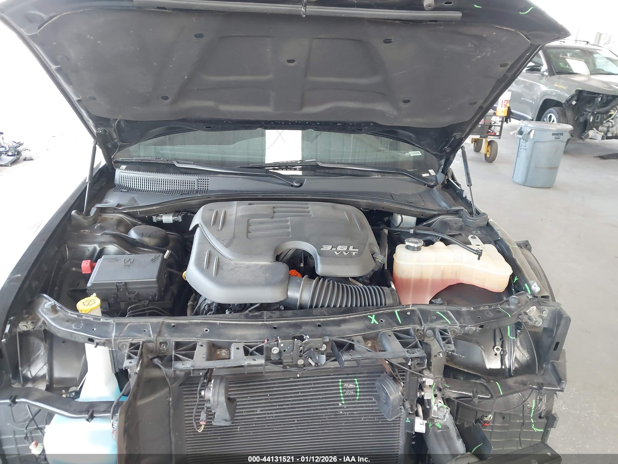 CHRYSLER 300 image 10