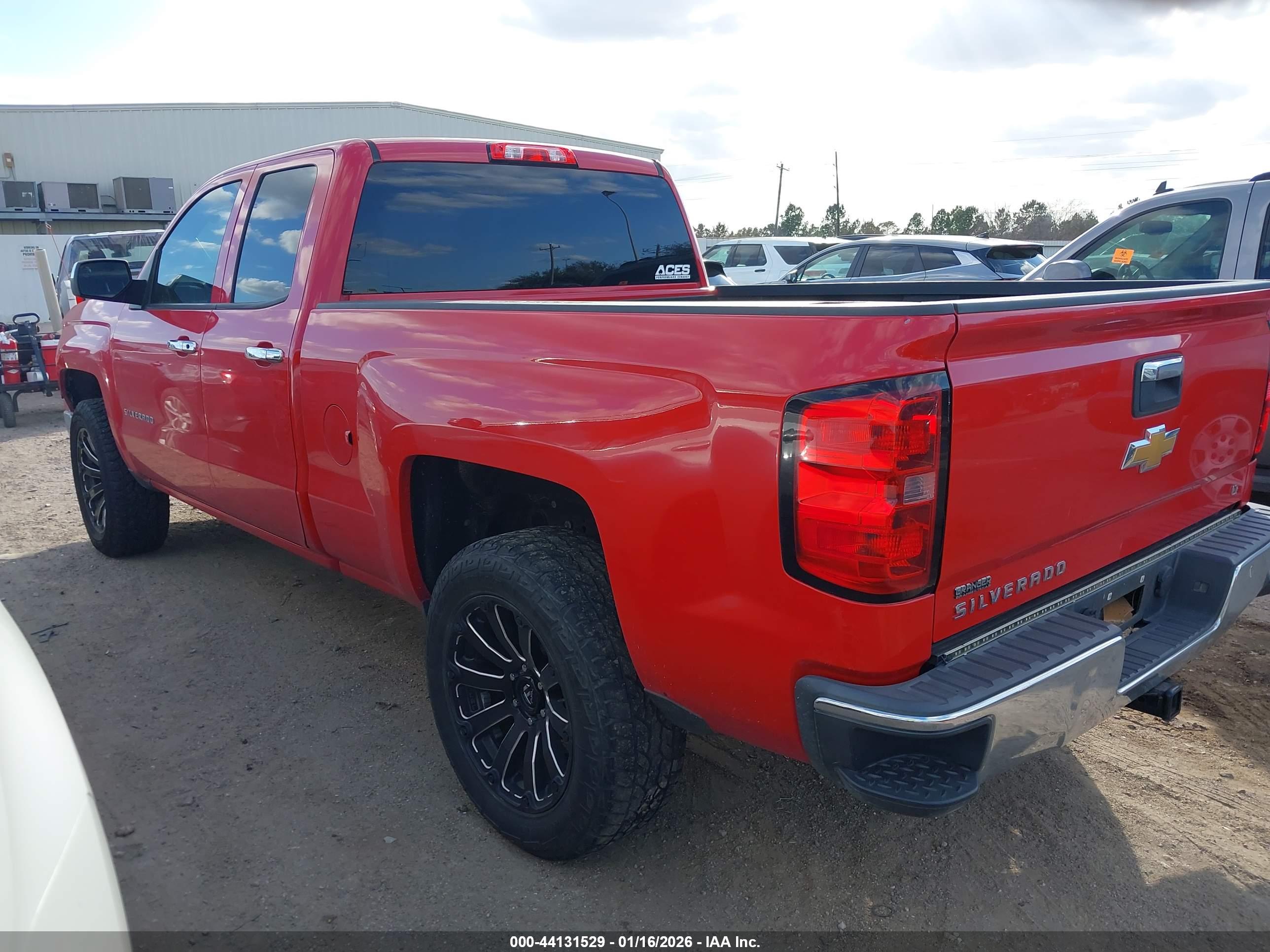 CHEVROLET SILVERADO image 3