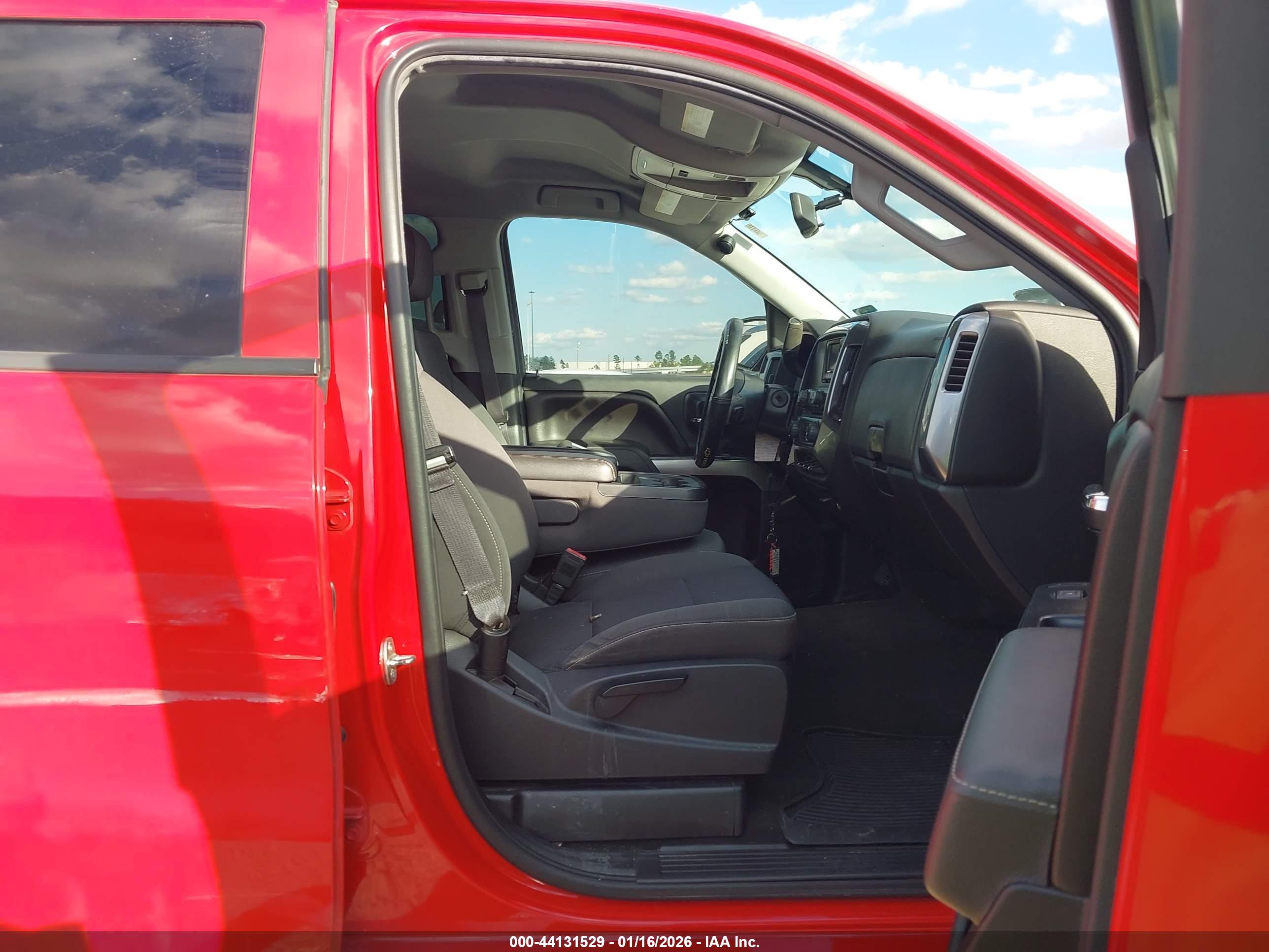 CHEVROLET SILVERADO image 5