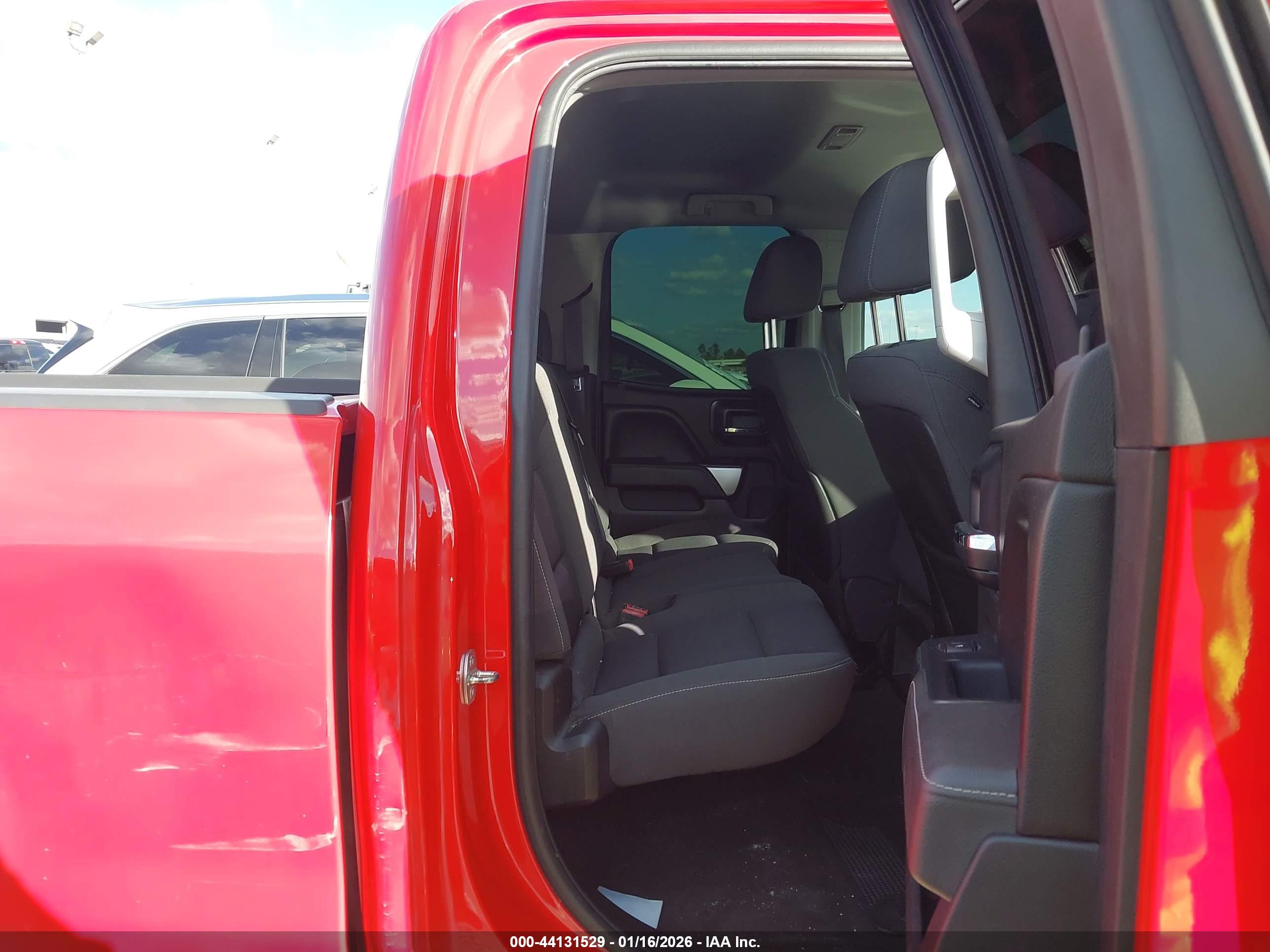 CHEVROLET SILVERADO image 8