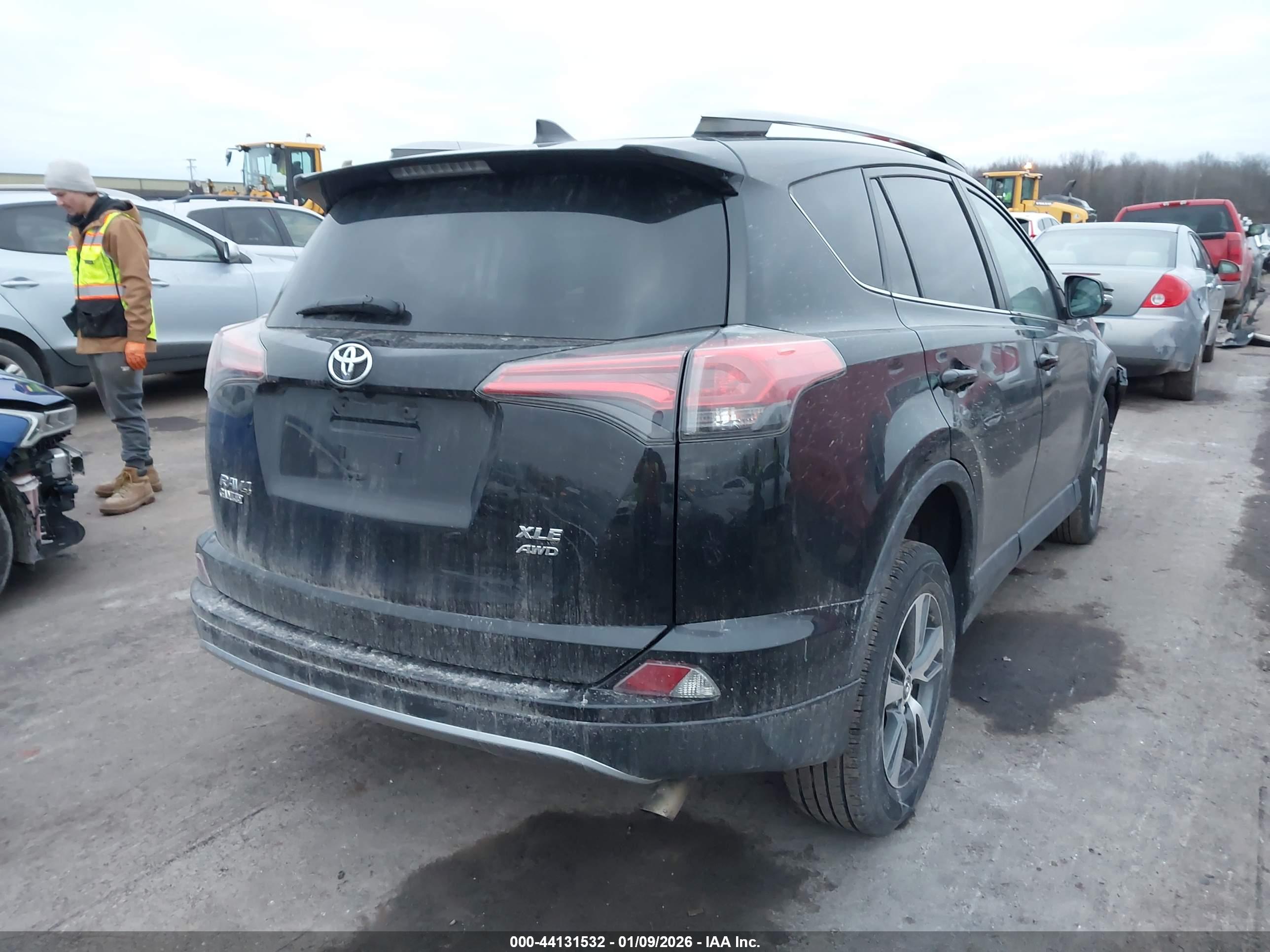 TOYOTA RAV4 image 4