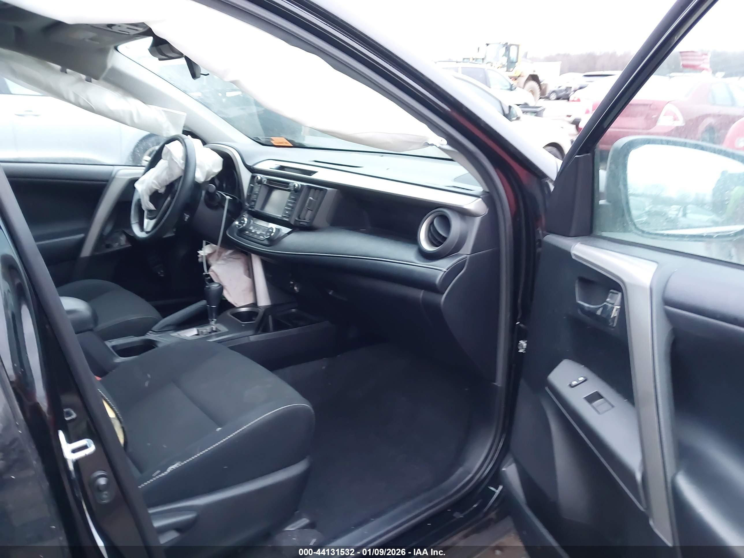 TOYOTA RAV4 image 5