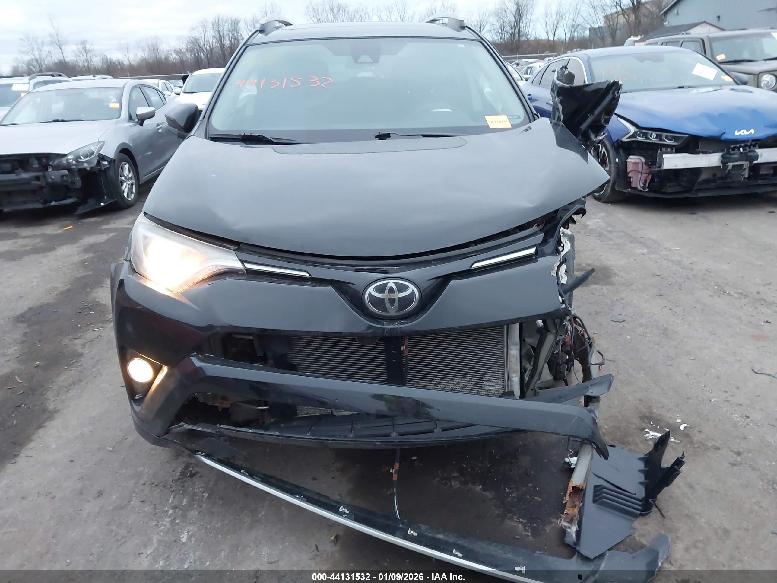 TOYOTA RAV4 image 6