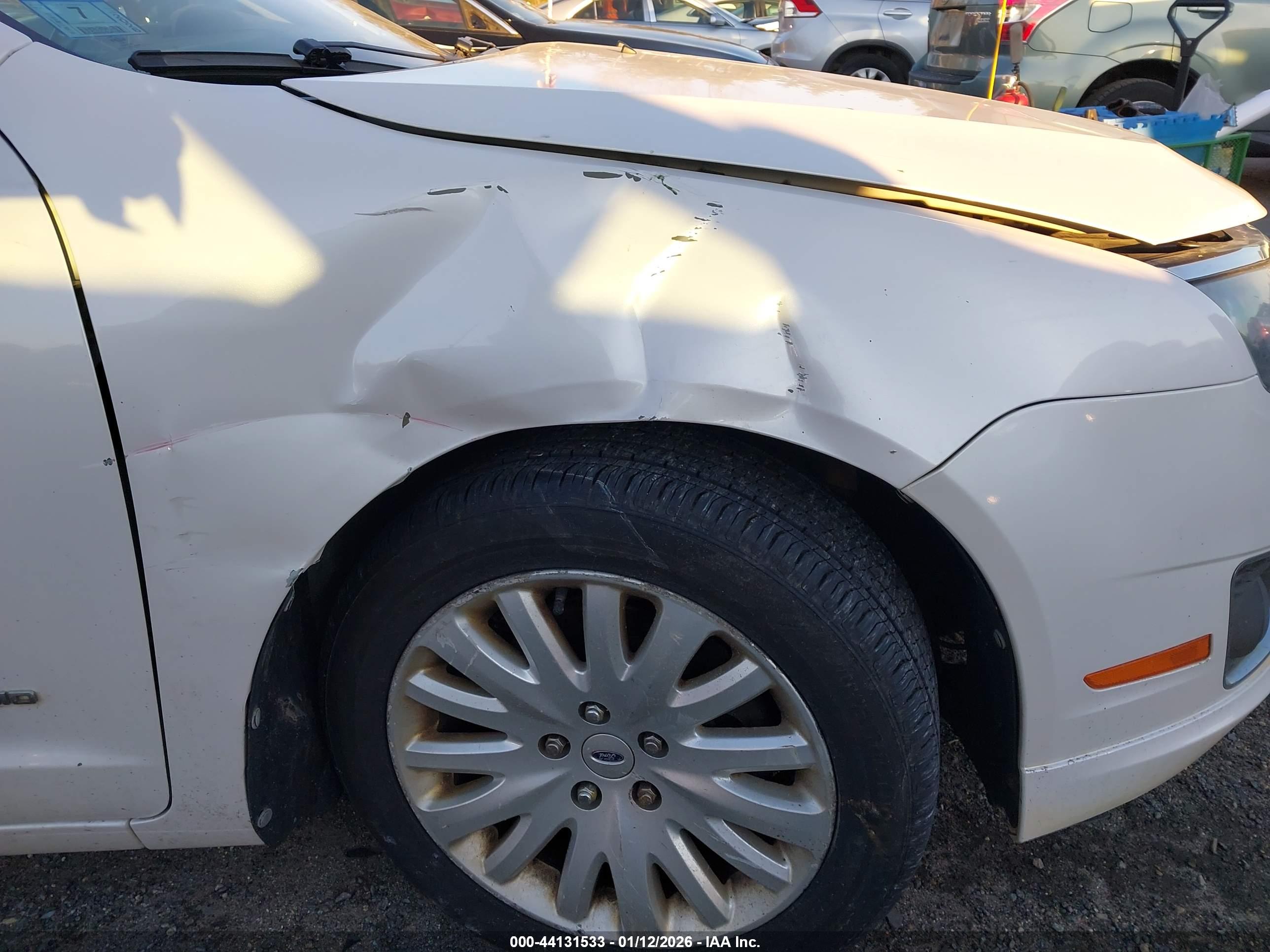 FORD FUSION image 6
