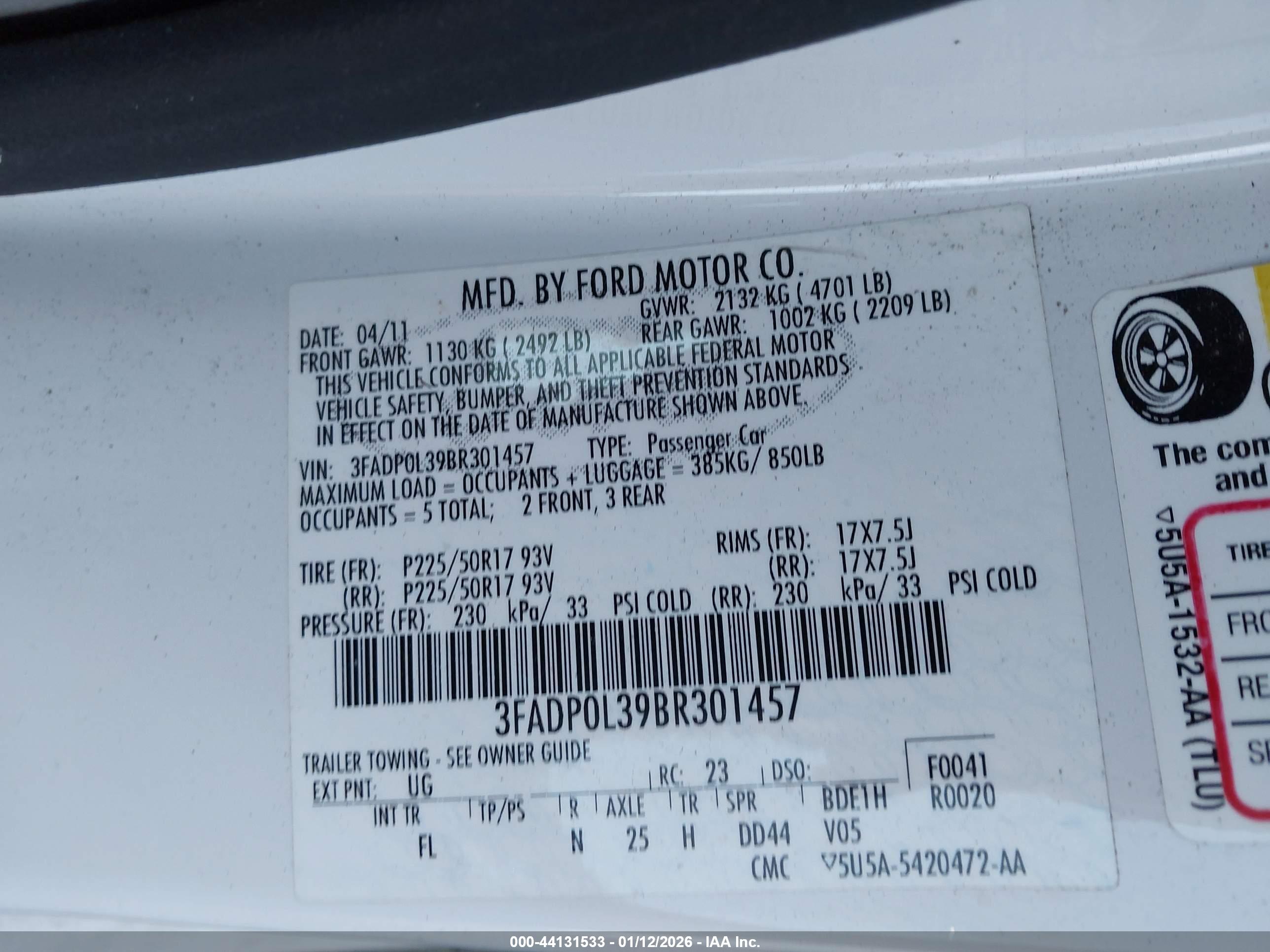FORD FUSION image 9
