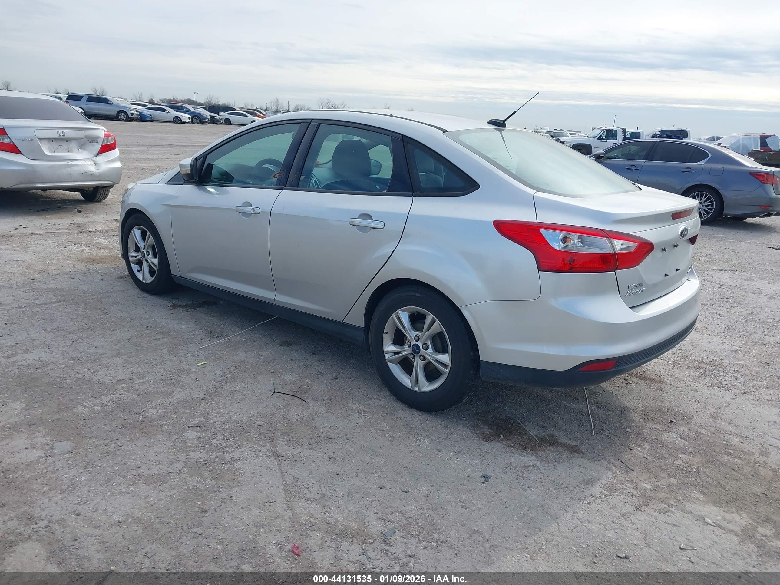 FORD FOCUS image 3