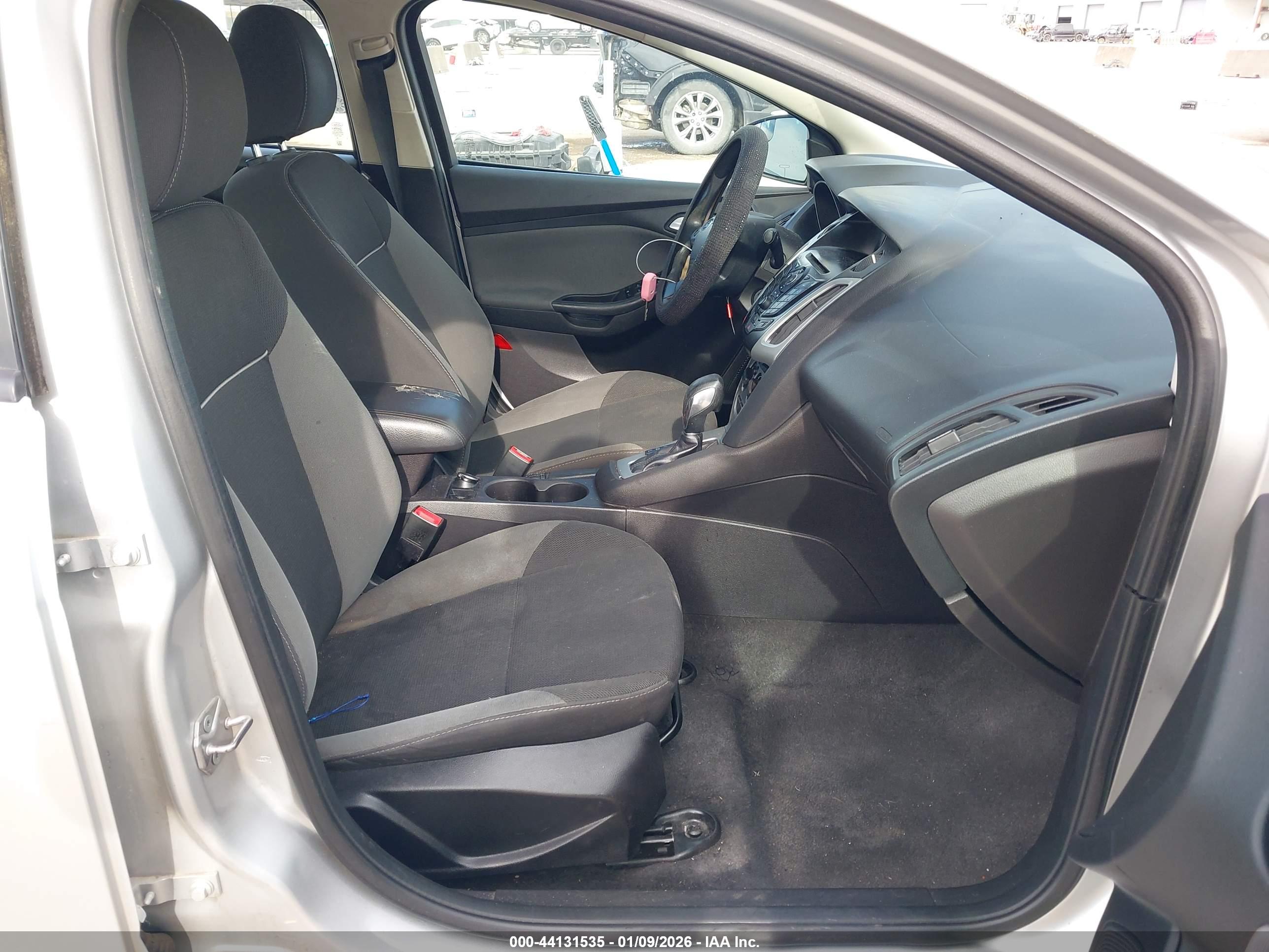 FORD FOCUS image 5