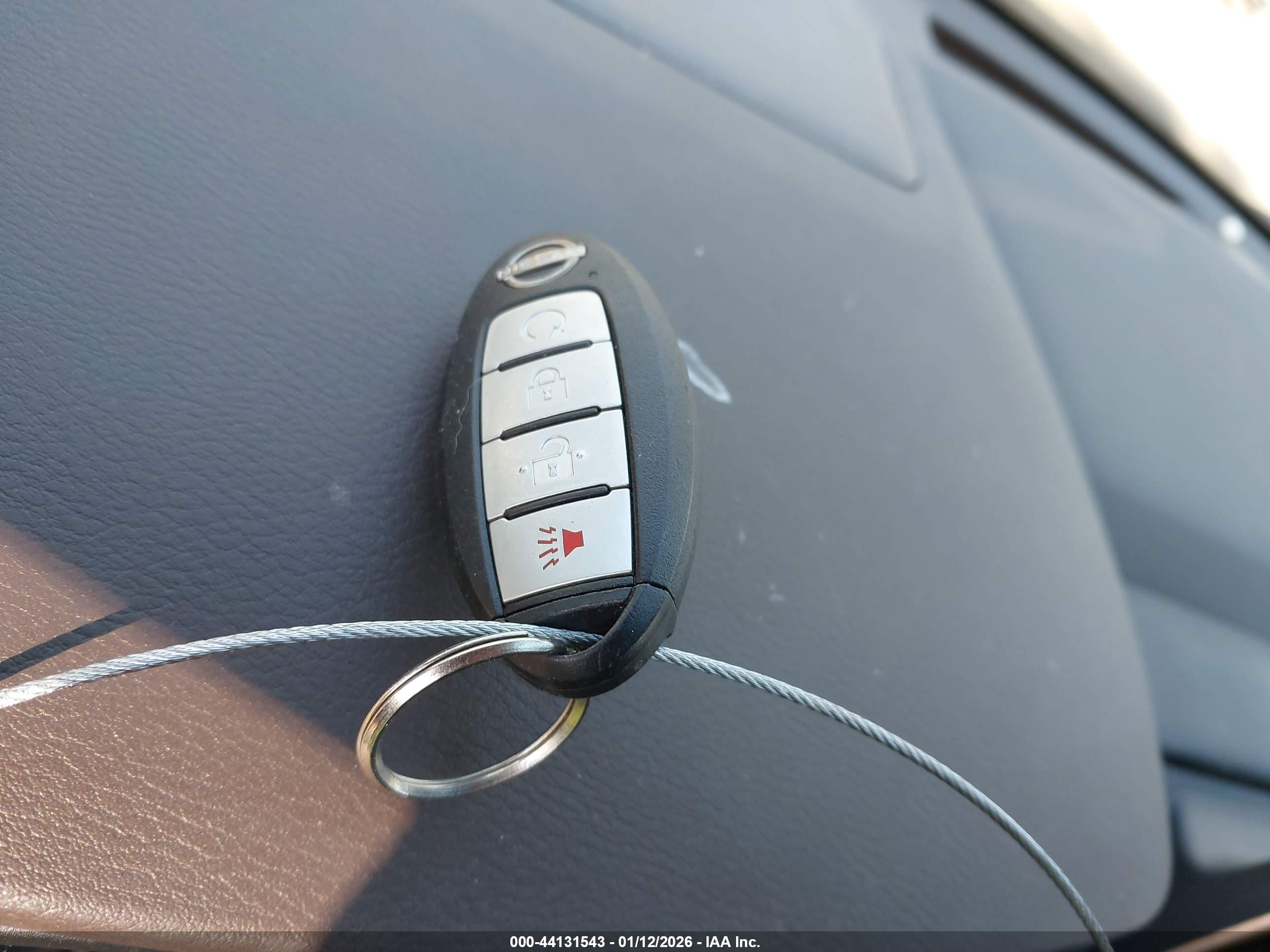 NISSAN ROGUE image 11
