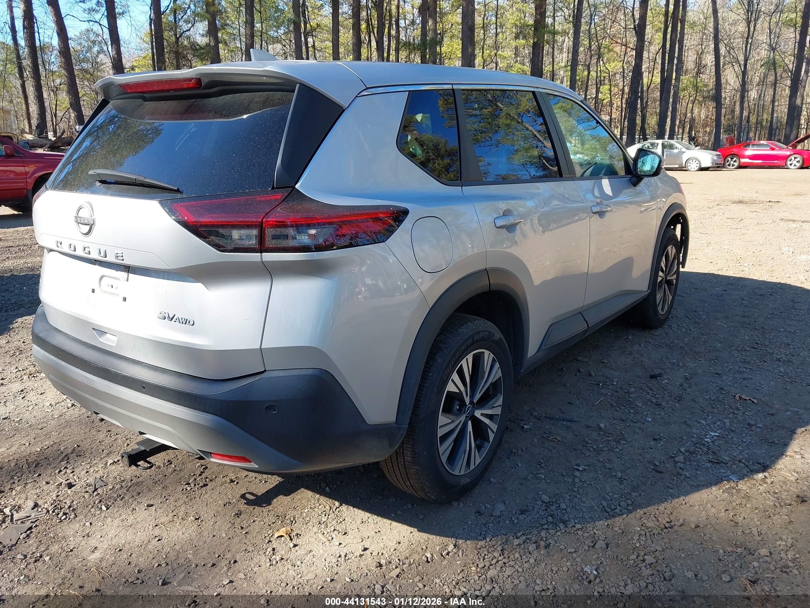 NISSAN ROGUE image 4