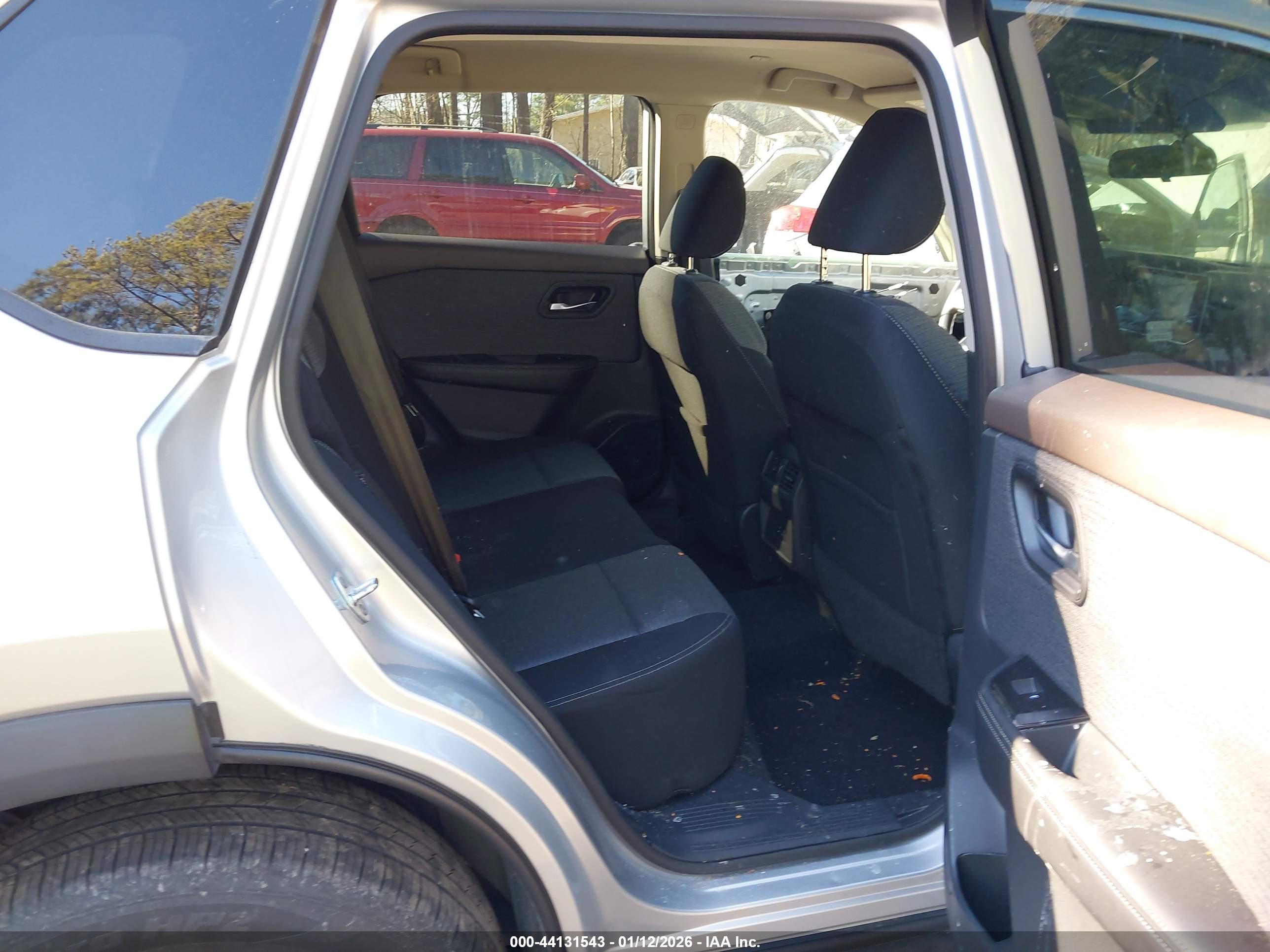 NISSAN ROGUE image 8