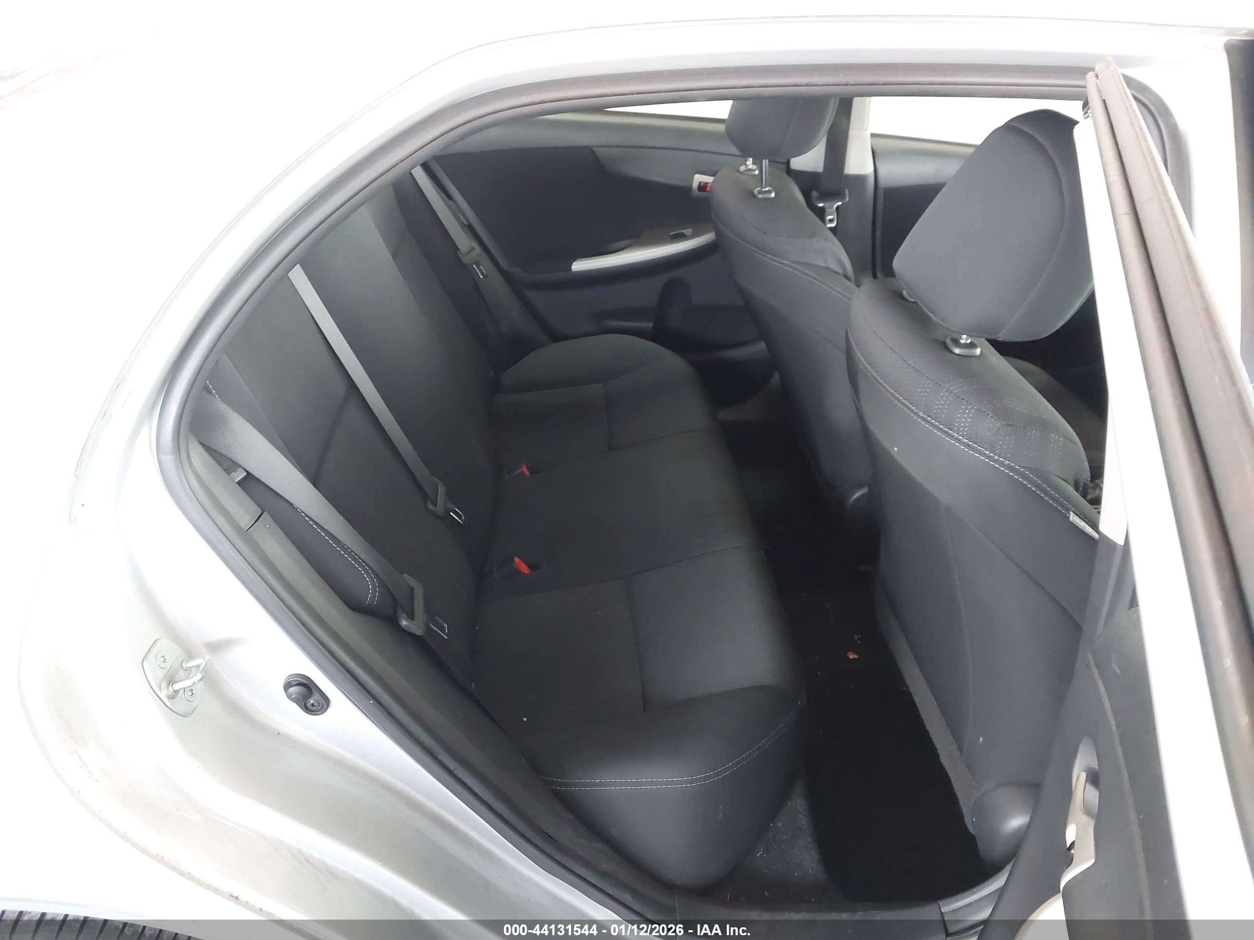 TOYOTA COROLLA image 8