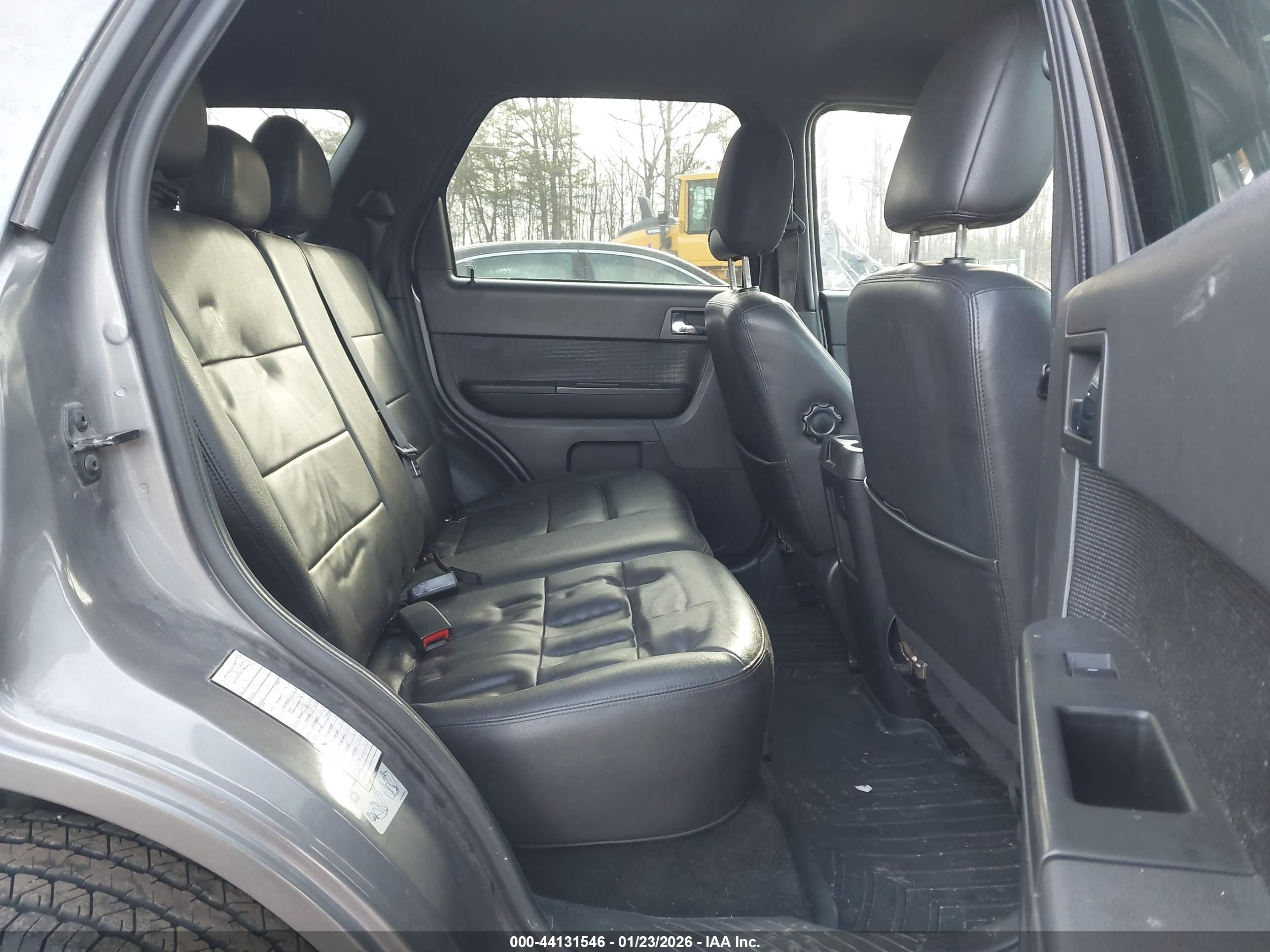 FORD ESCAPE image 8