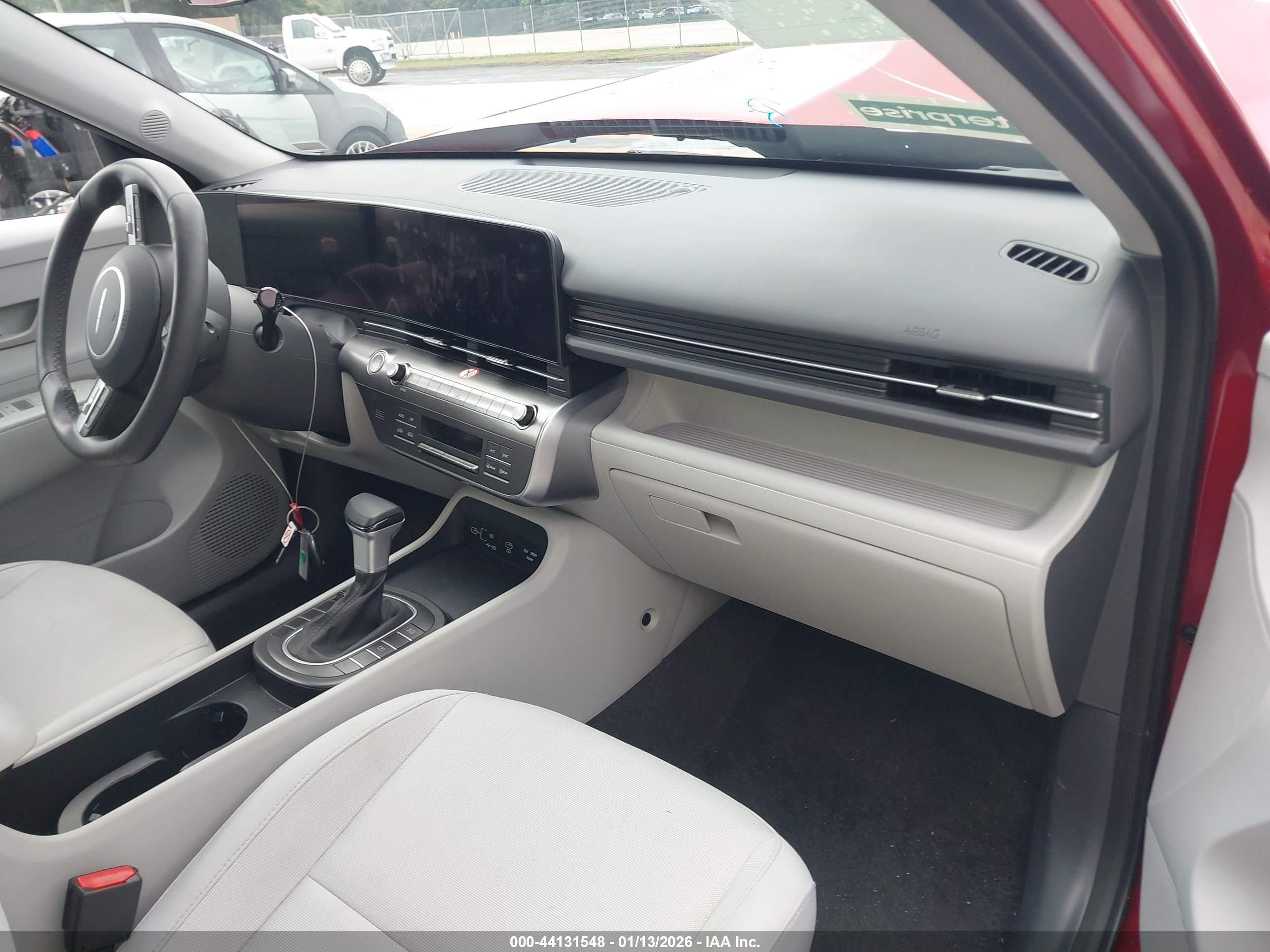 HYUNDAI KONA image 5