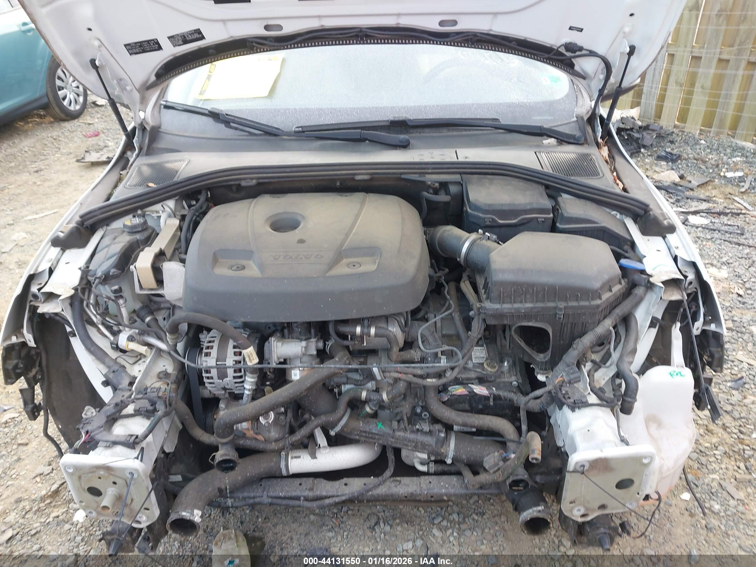 VOLVO V60 image 10
