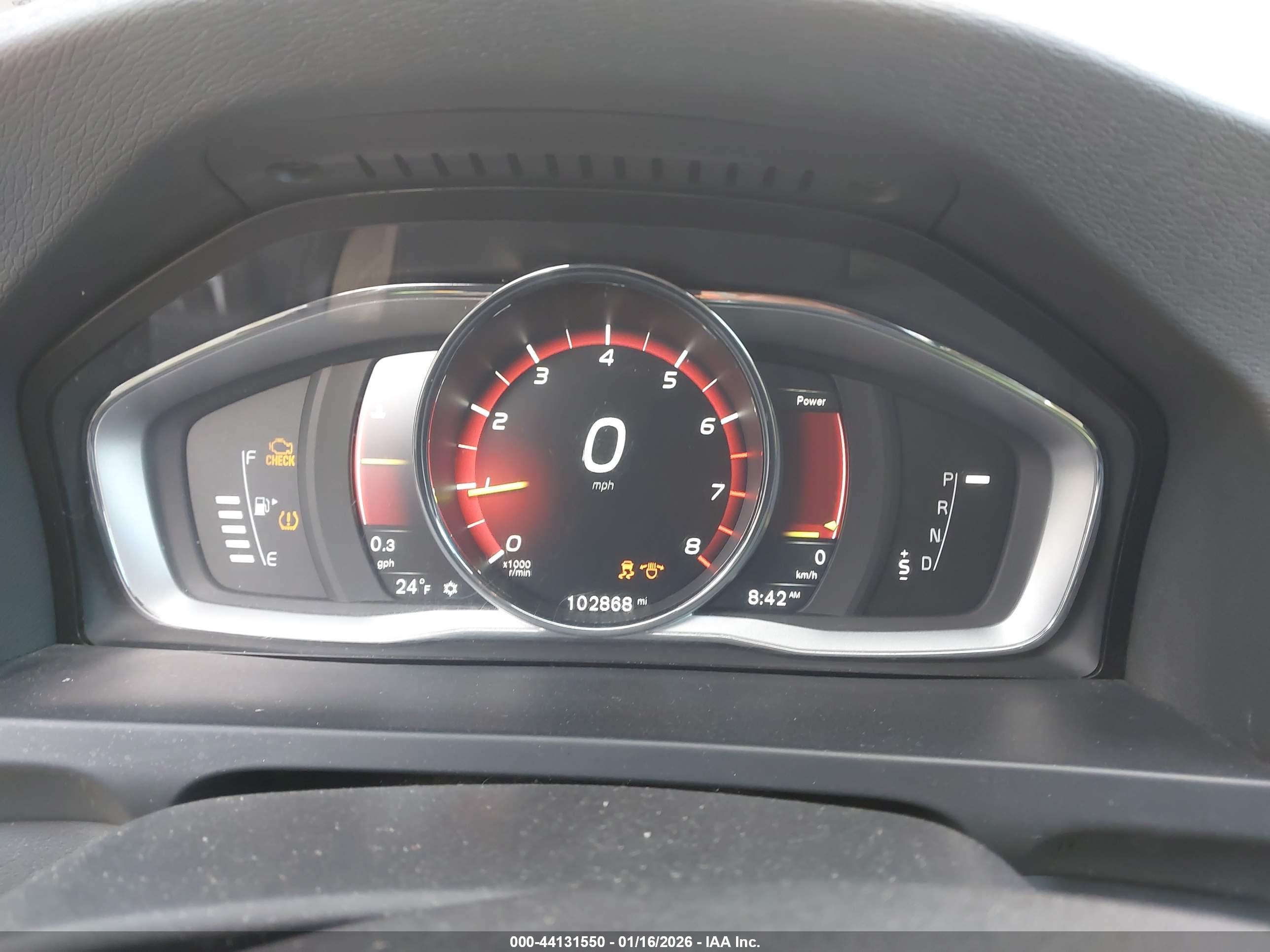 VOLVO V60 image 7