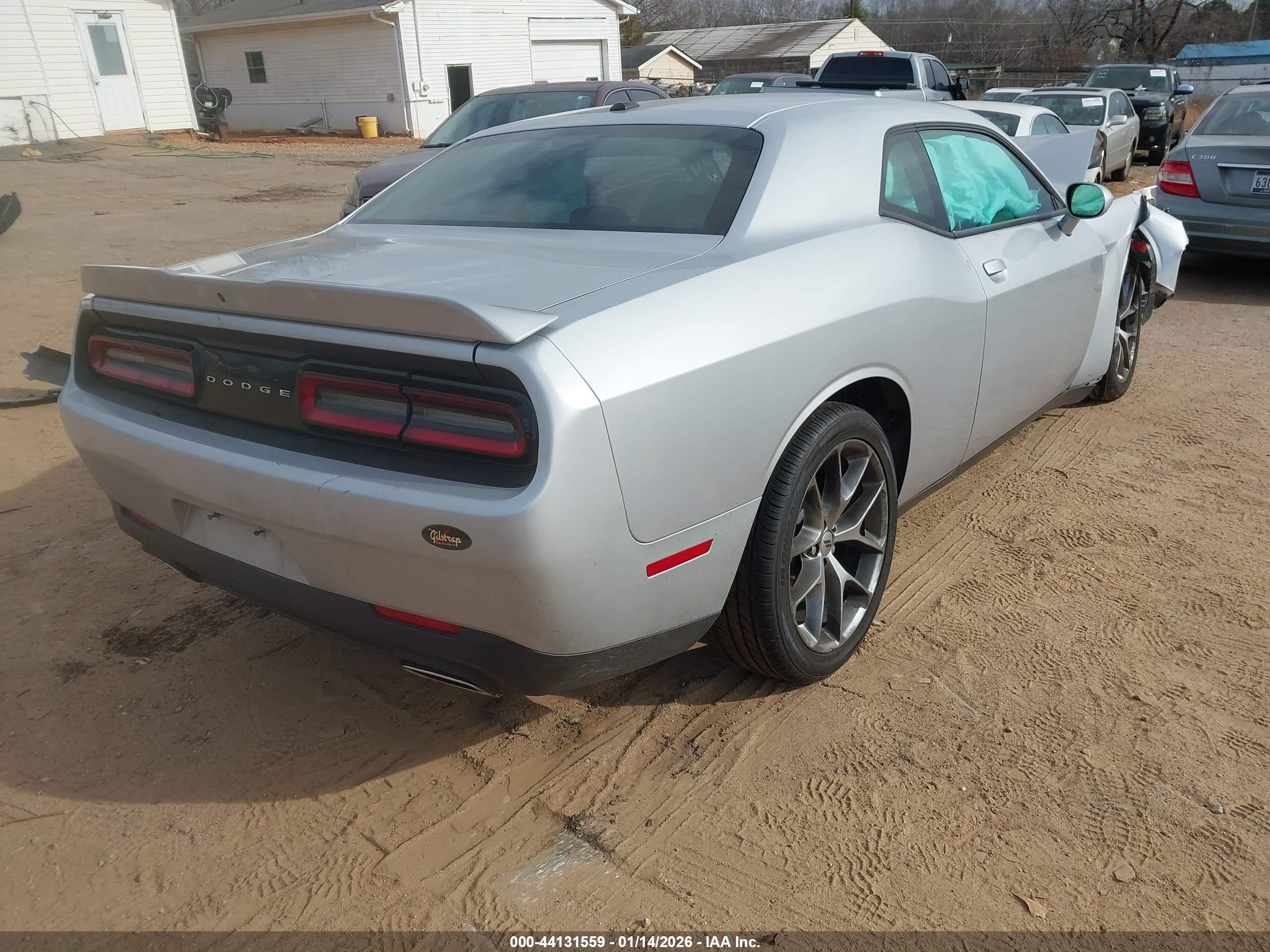 DODGE CHALLENGER image 4
