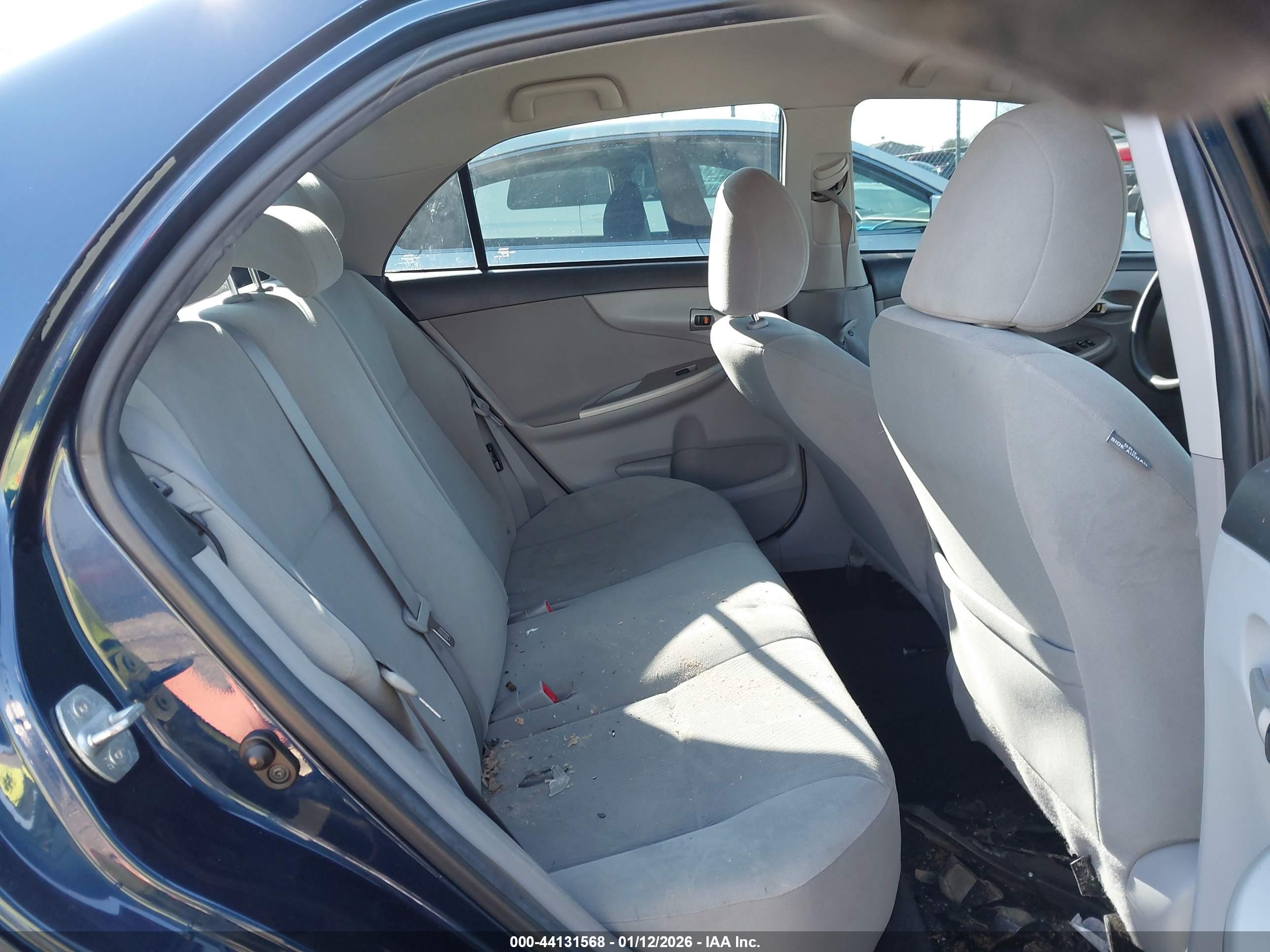TOYOTA COROLLA image 8