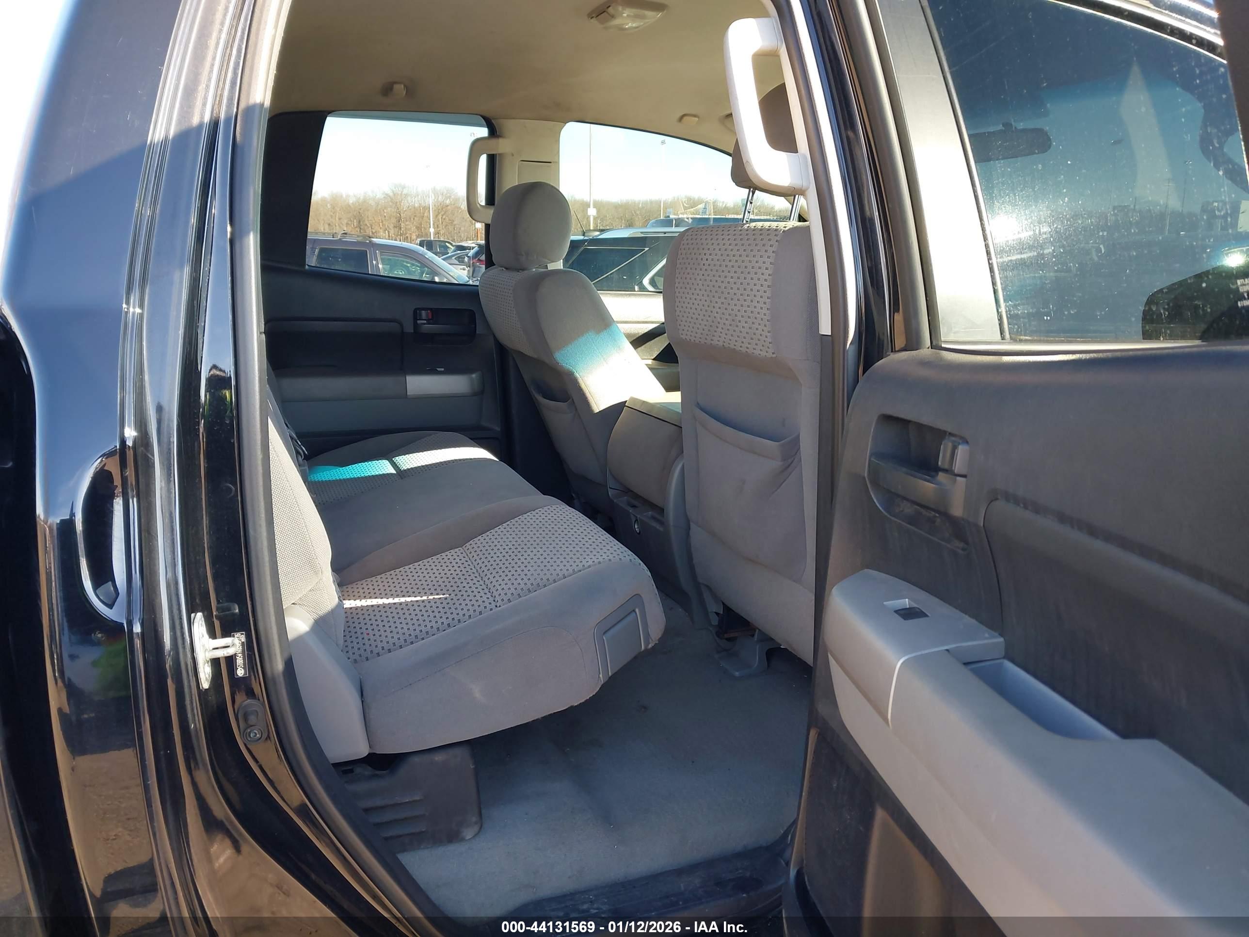 TOYOTA TUNDRA image 8