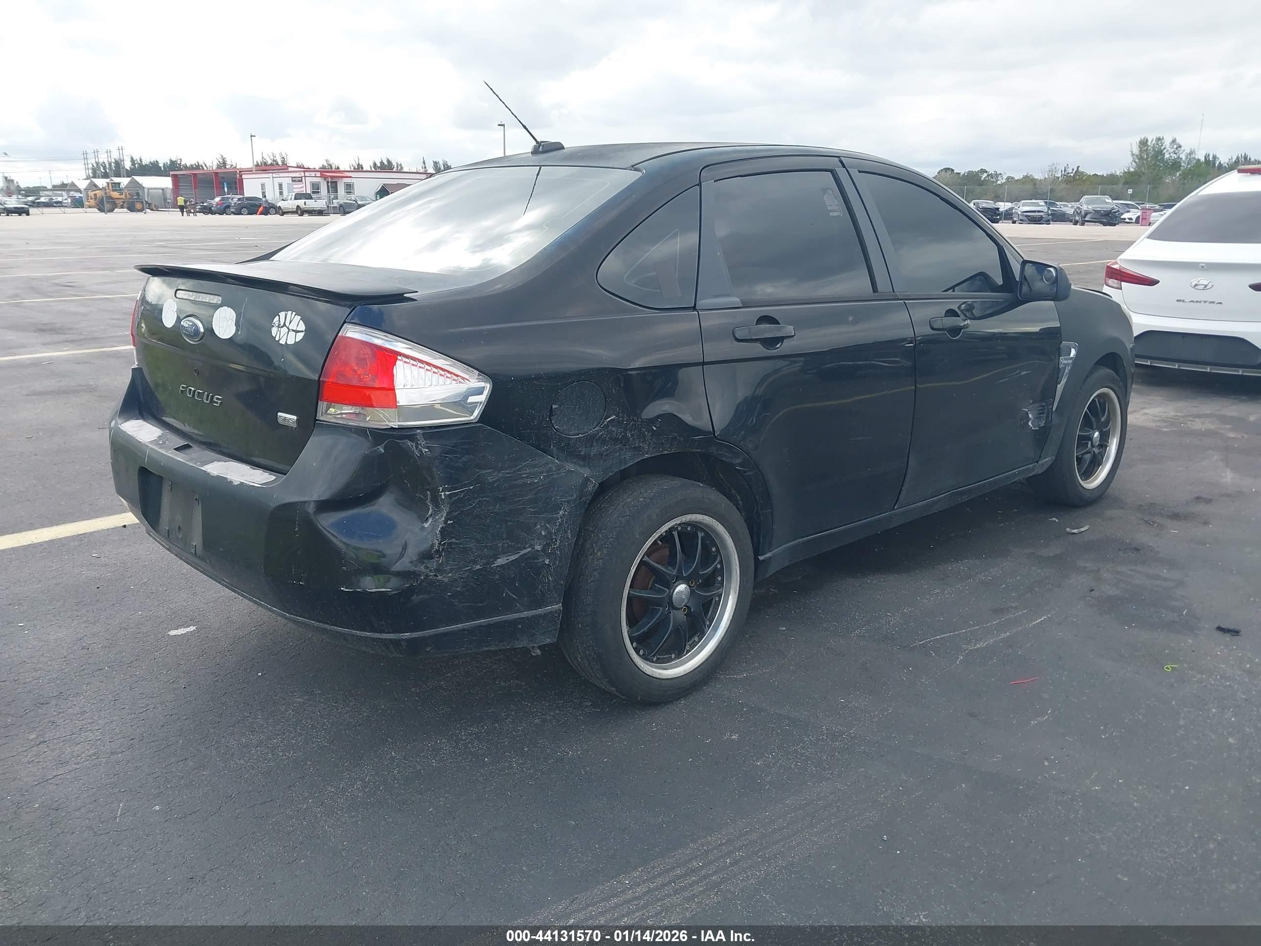 FORD FOCUS image 4