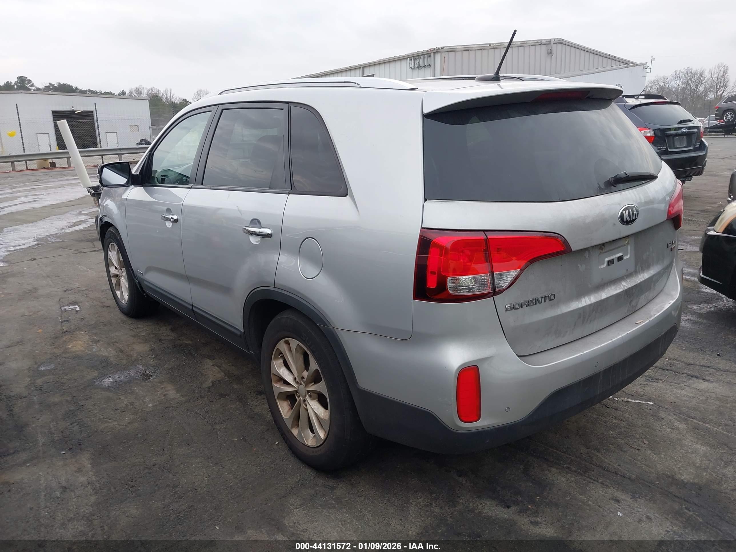 KIA SORENTO image 3