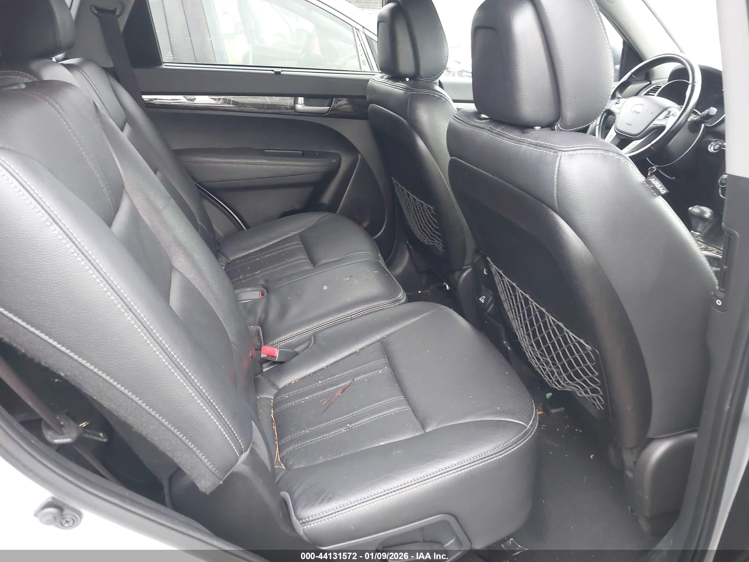 KIA SORENTO image 8