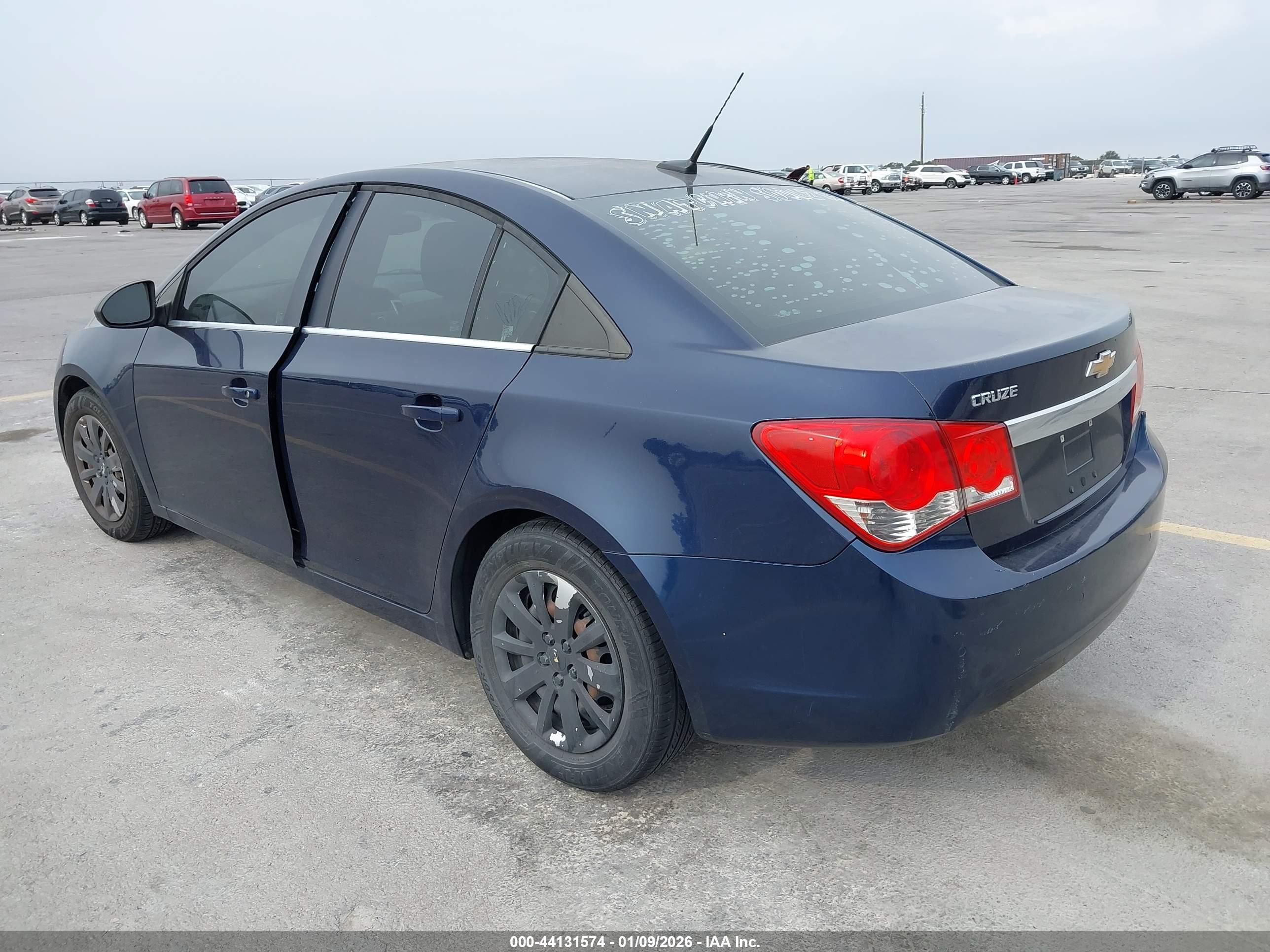 CHEVROLET CRUZE image 3