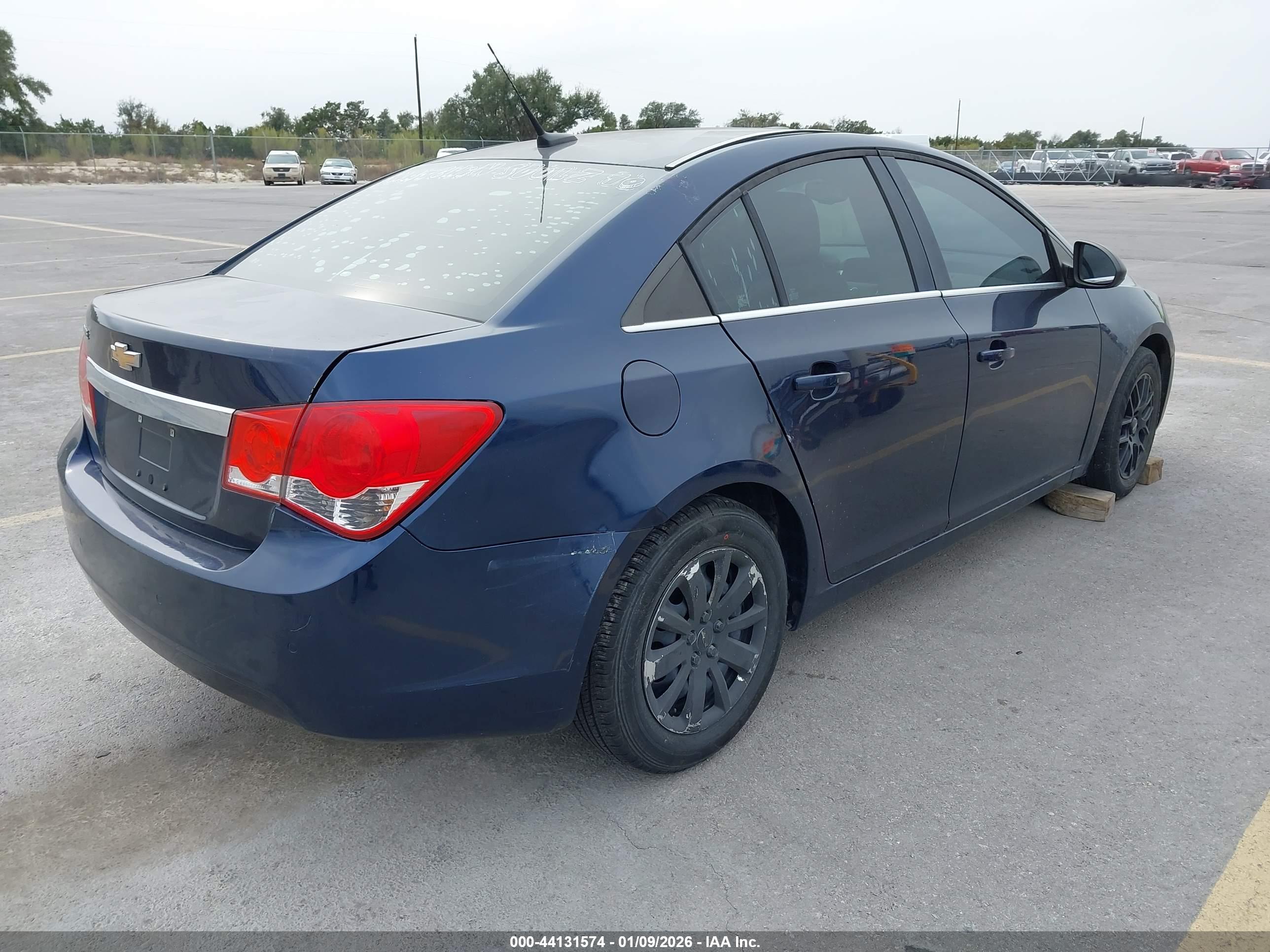 CHEVROLET CRUZE image 4