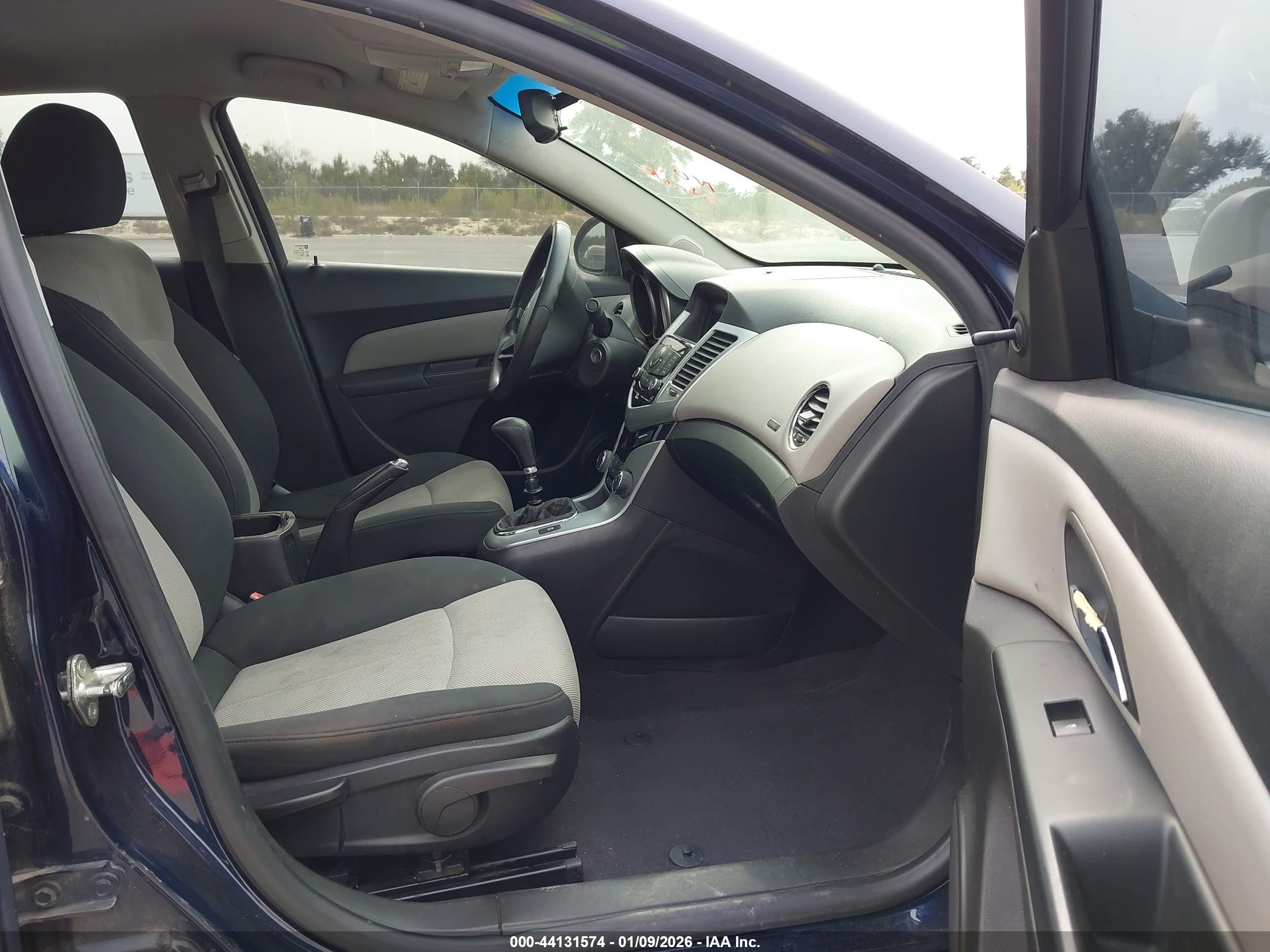 CHEVROLET CRUZE image 5