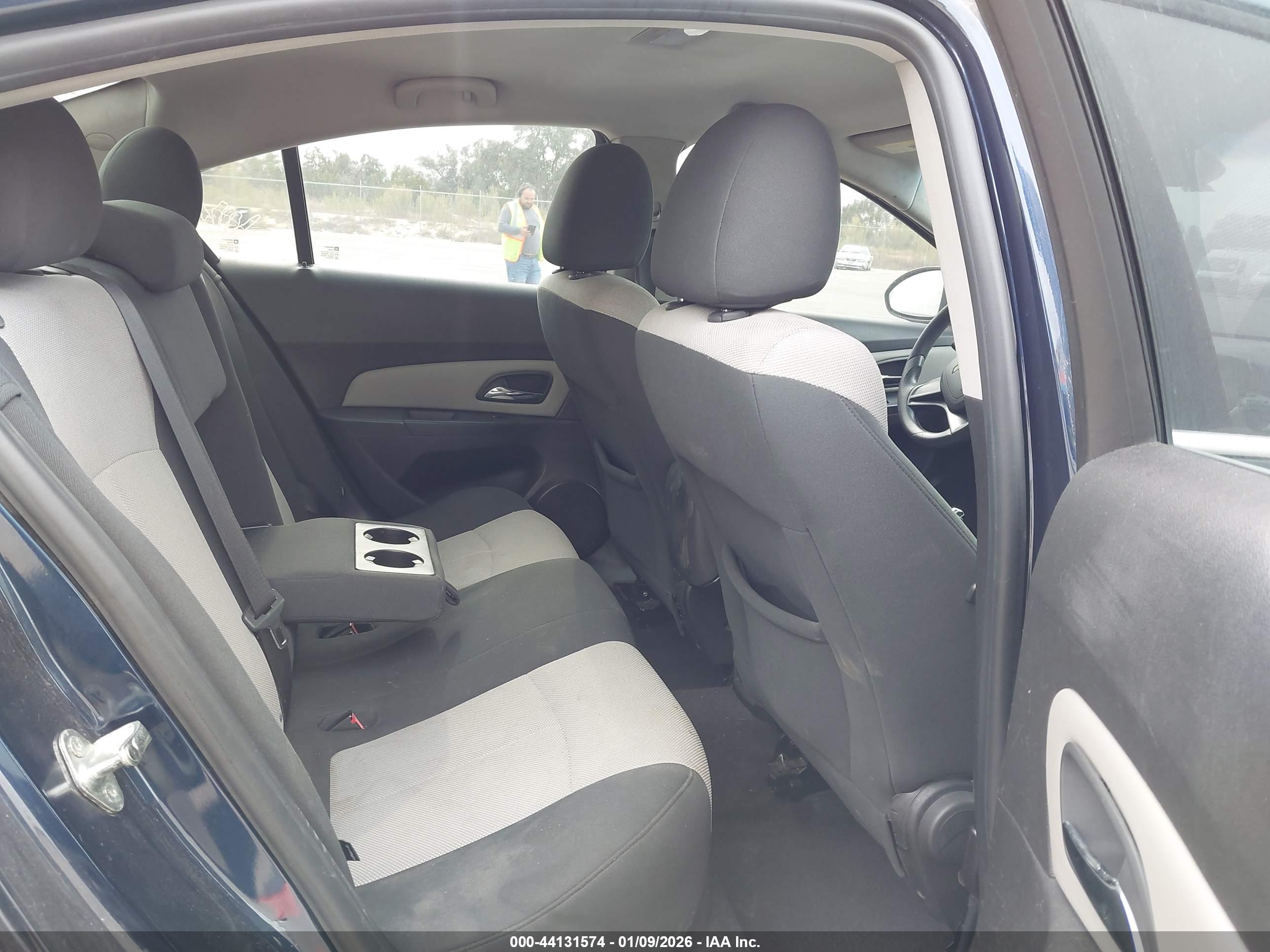 CHEVROLET CRUZE image 8