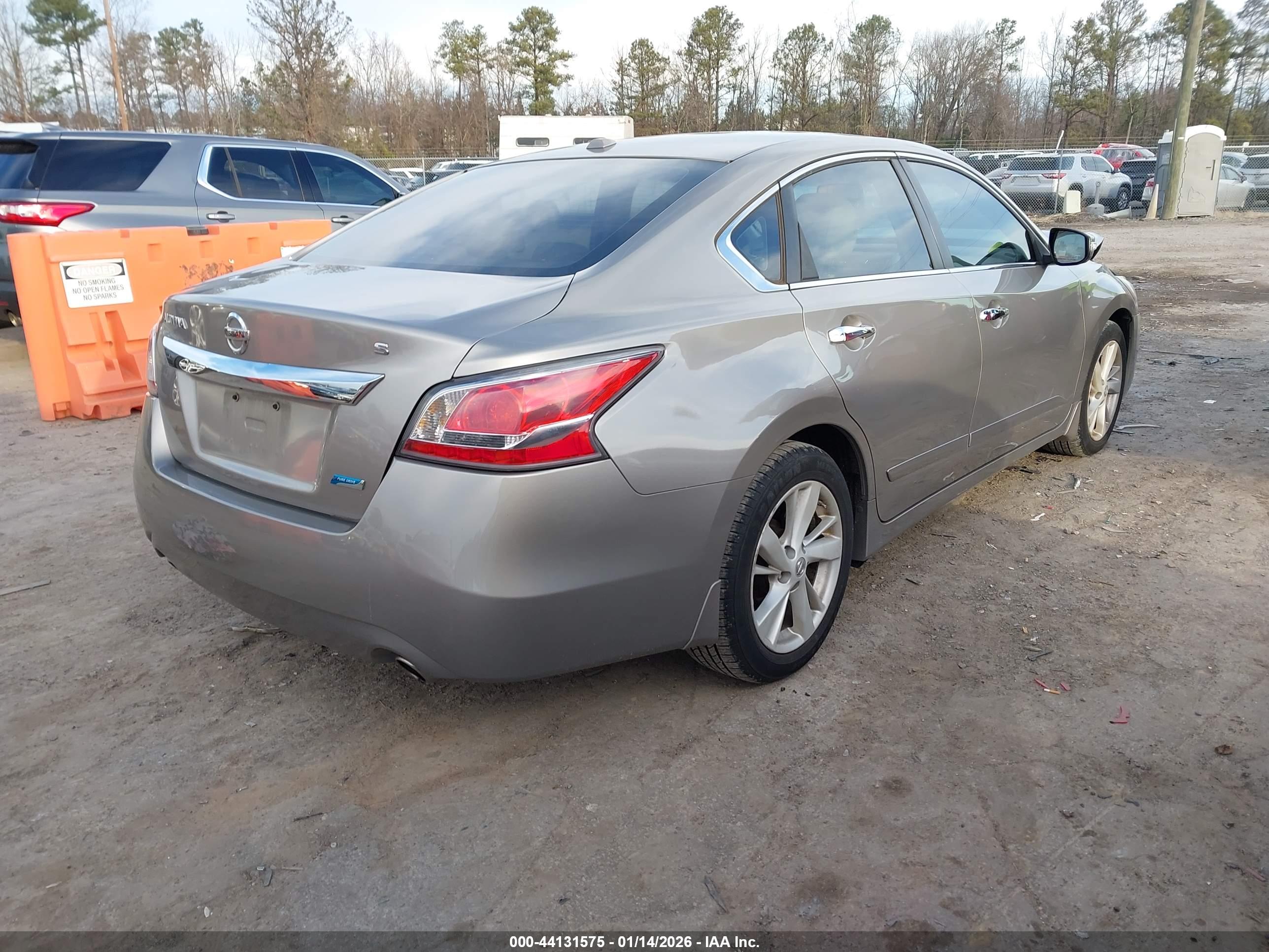 NISSAN ALTIMA image 4