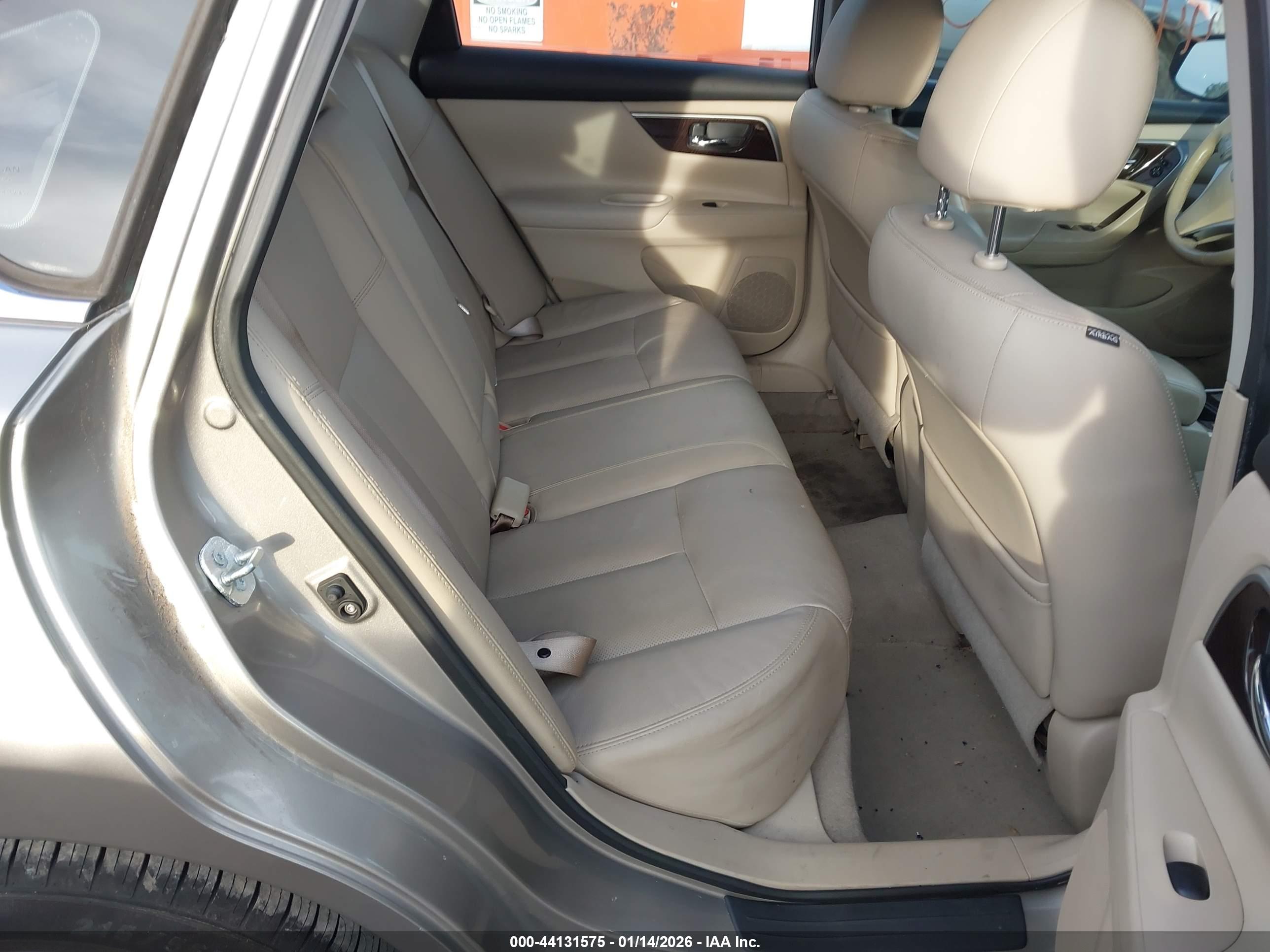 NISSAN ALTIMA image 8