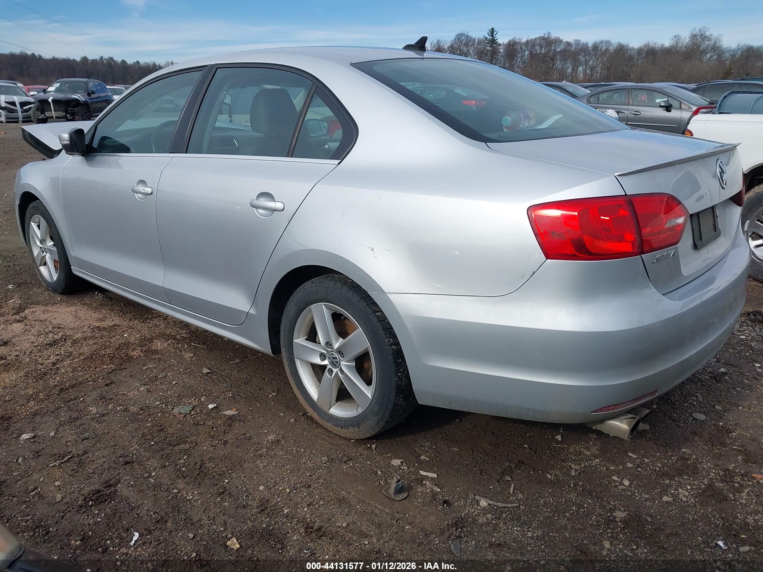 VOLKSWAGEN JETTA image 3