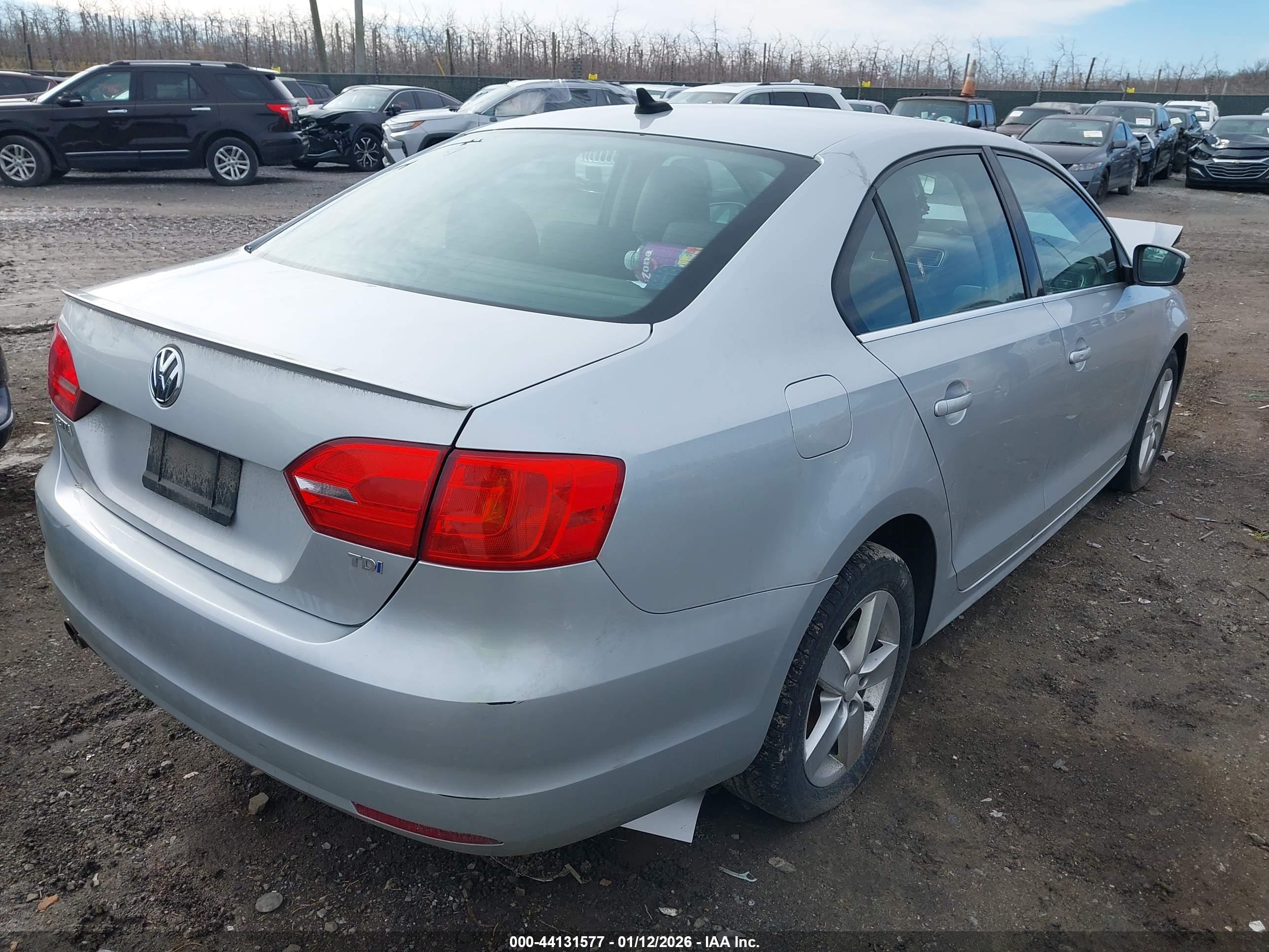 VOLKSWAGEN JETTA image 4