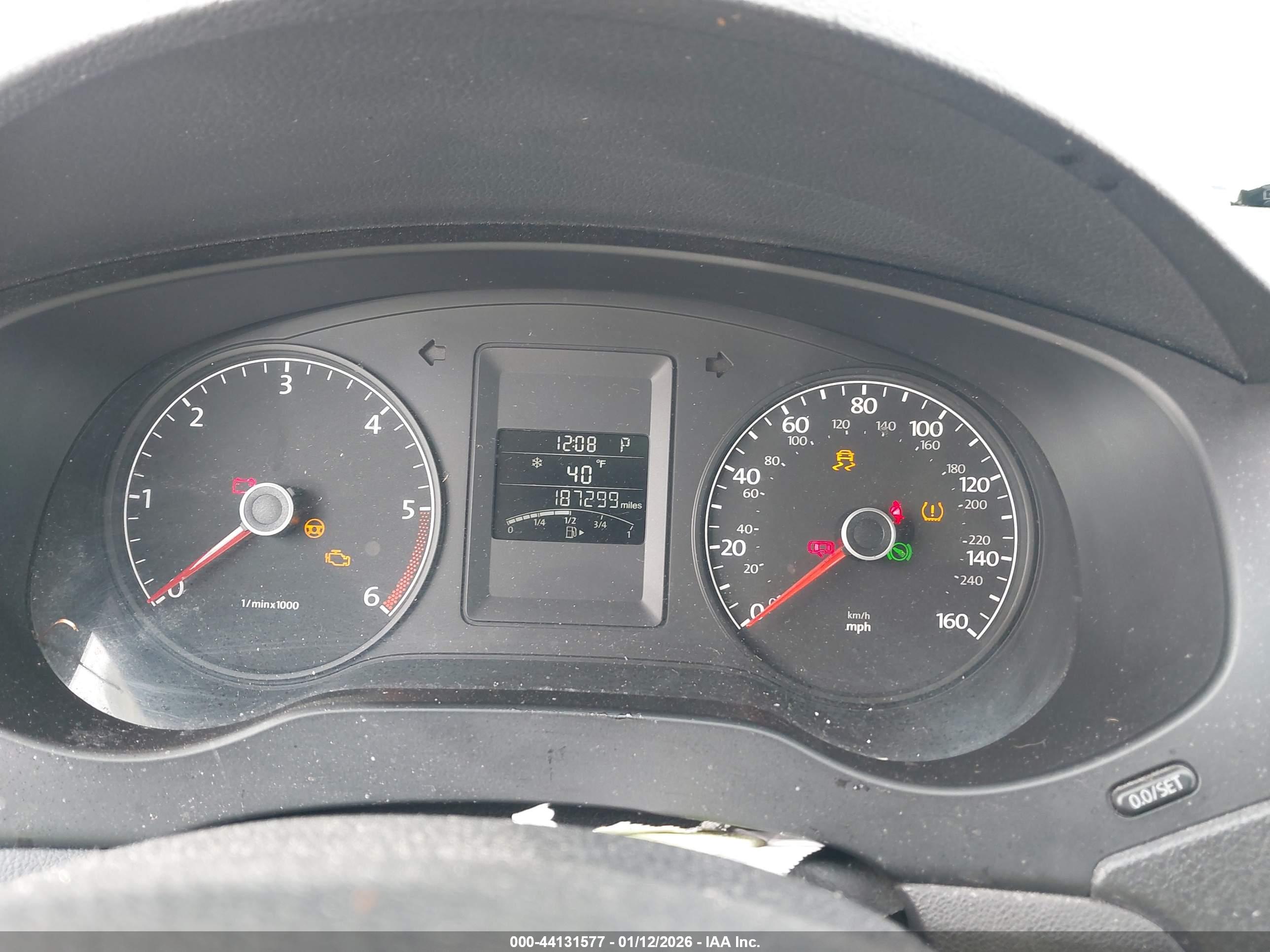 VOLKSWAGEN JETTA image 7
