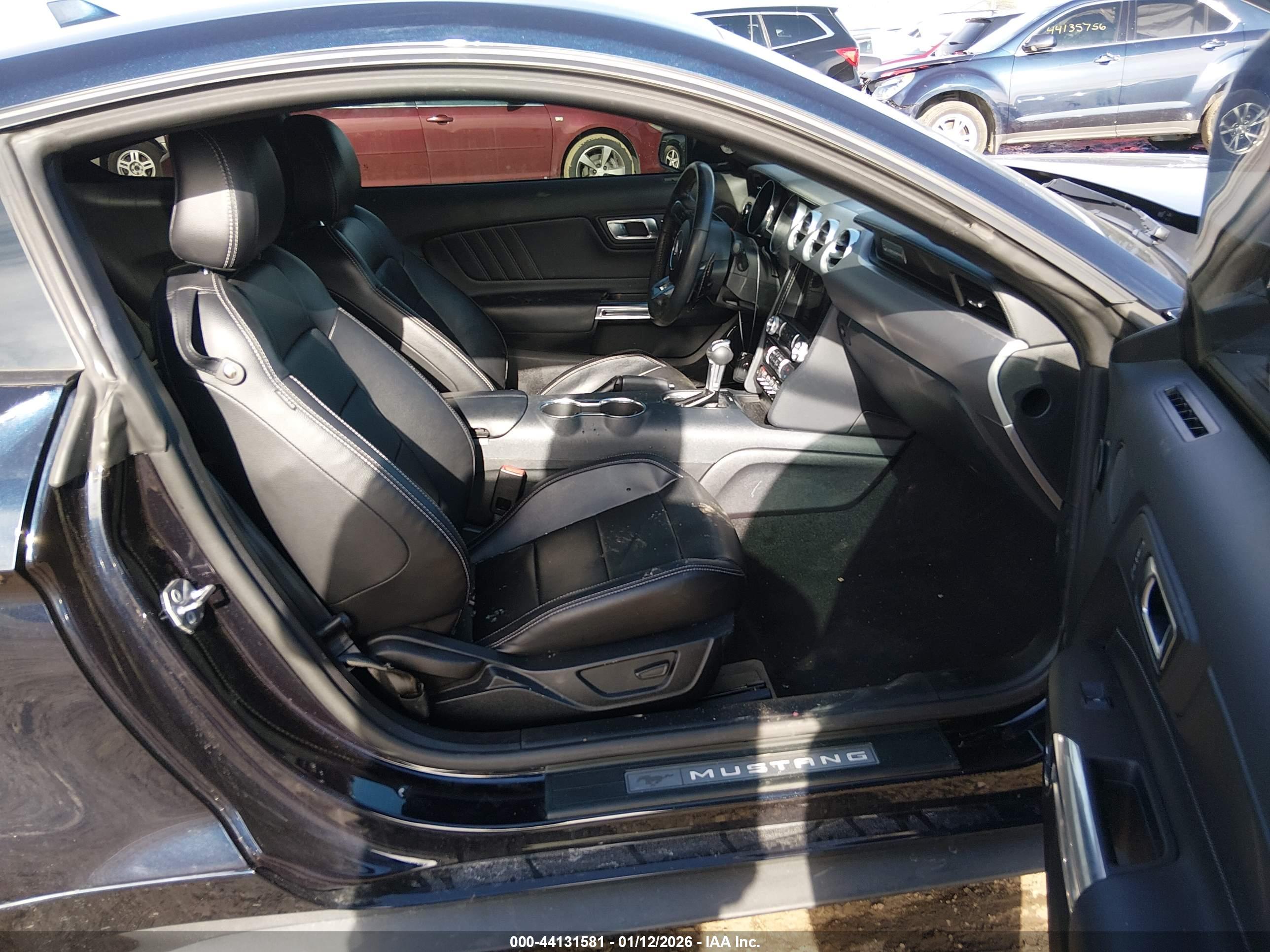 FORD MUSTANG image 5