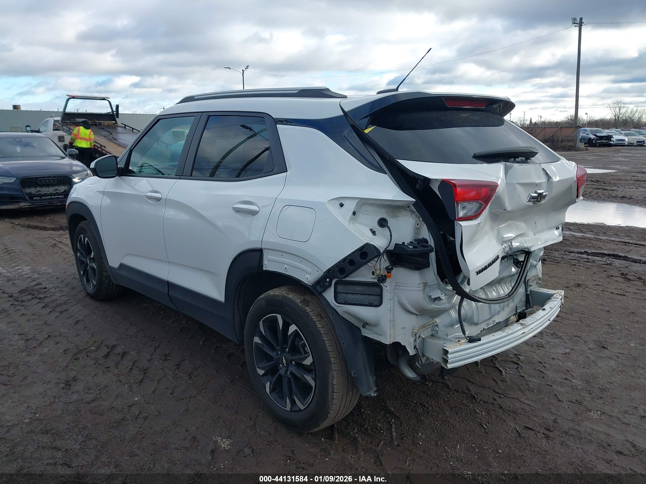 CHEVROLET TRAILBLAZER image 3