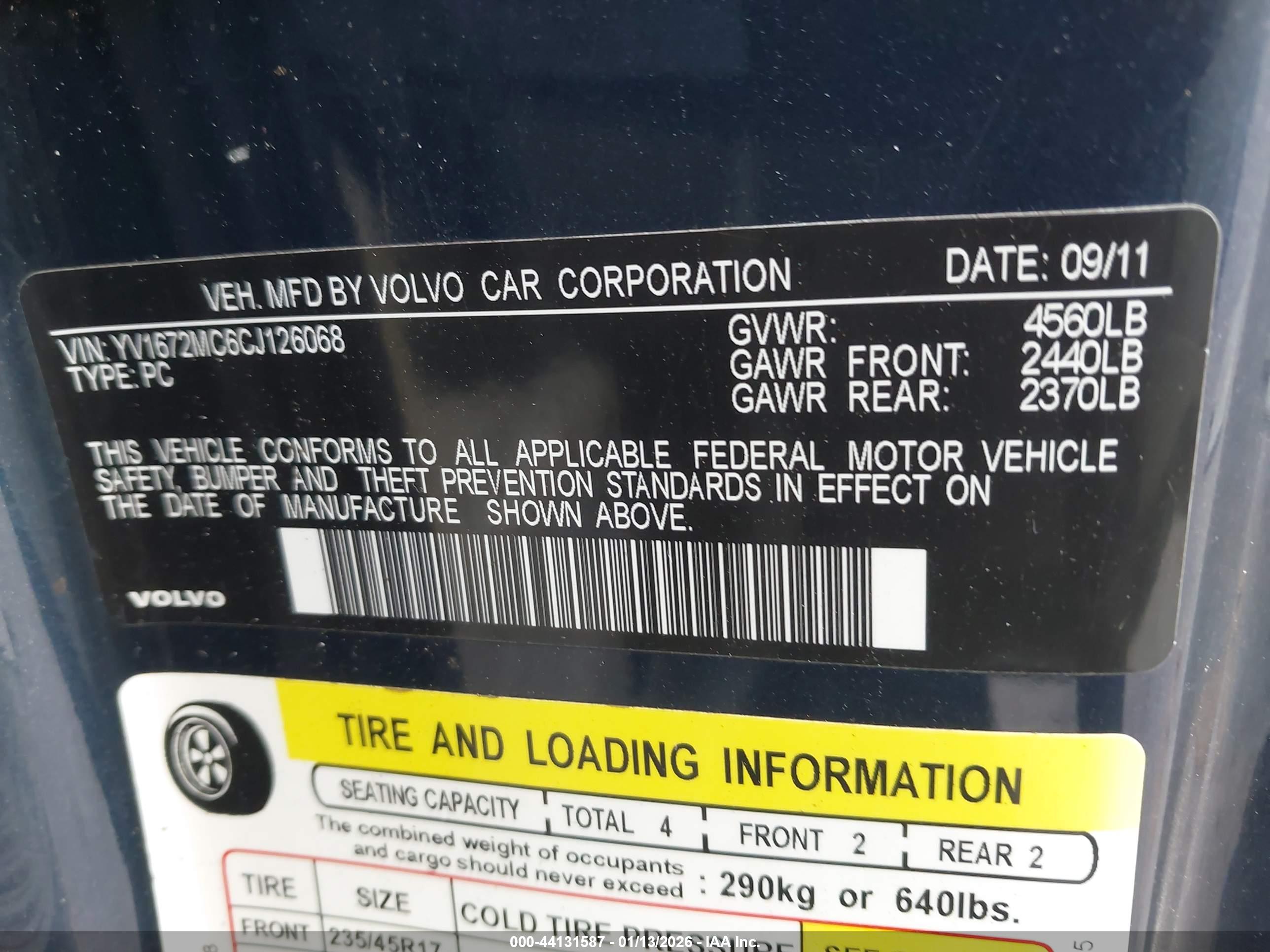 VOLVO C70 image 9