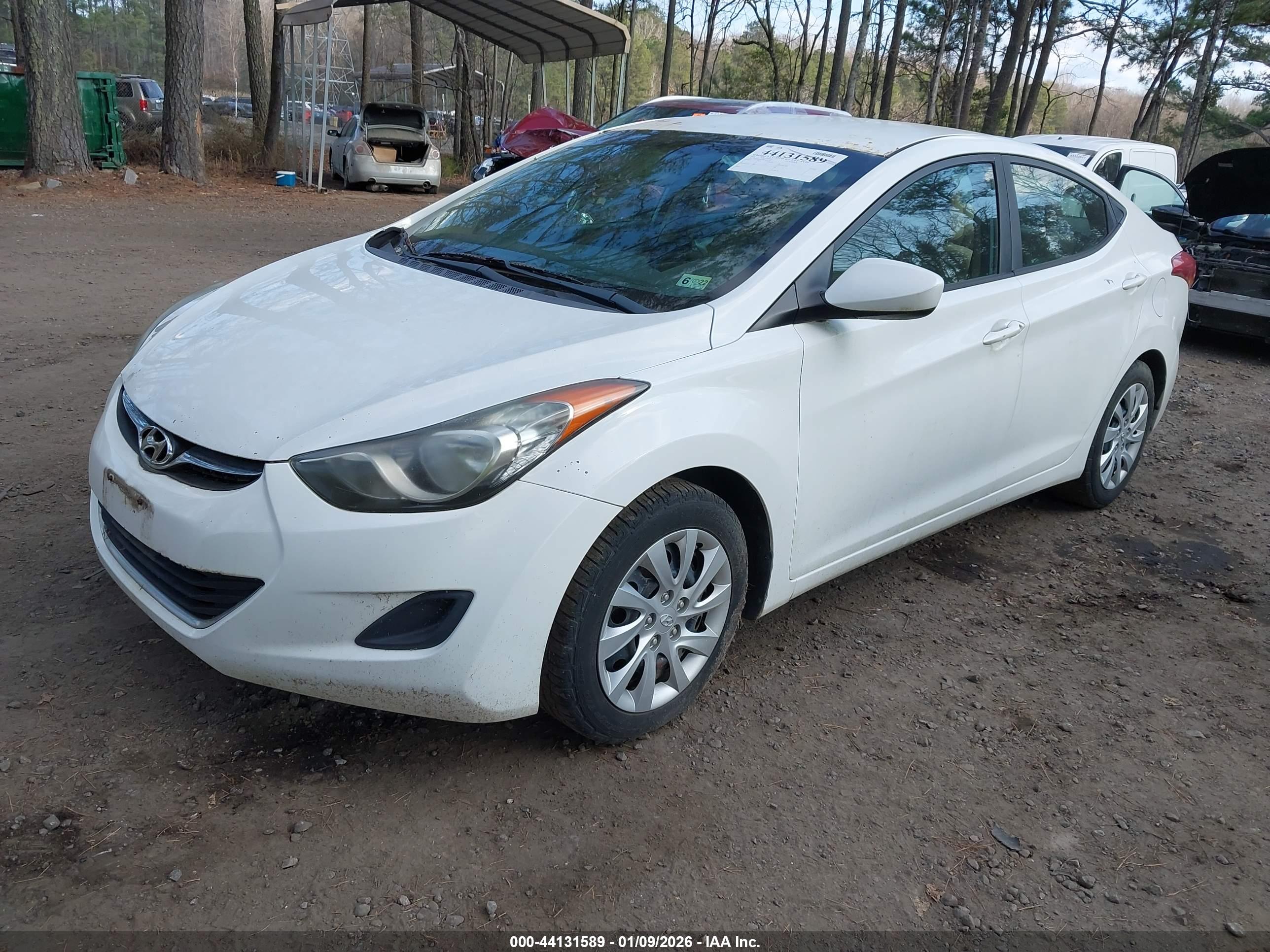 HYUNDAI ELANTRA image 2