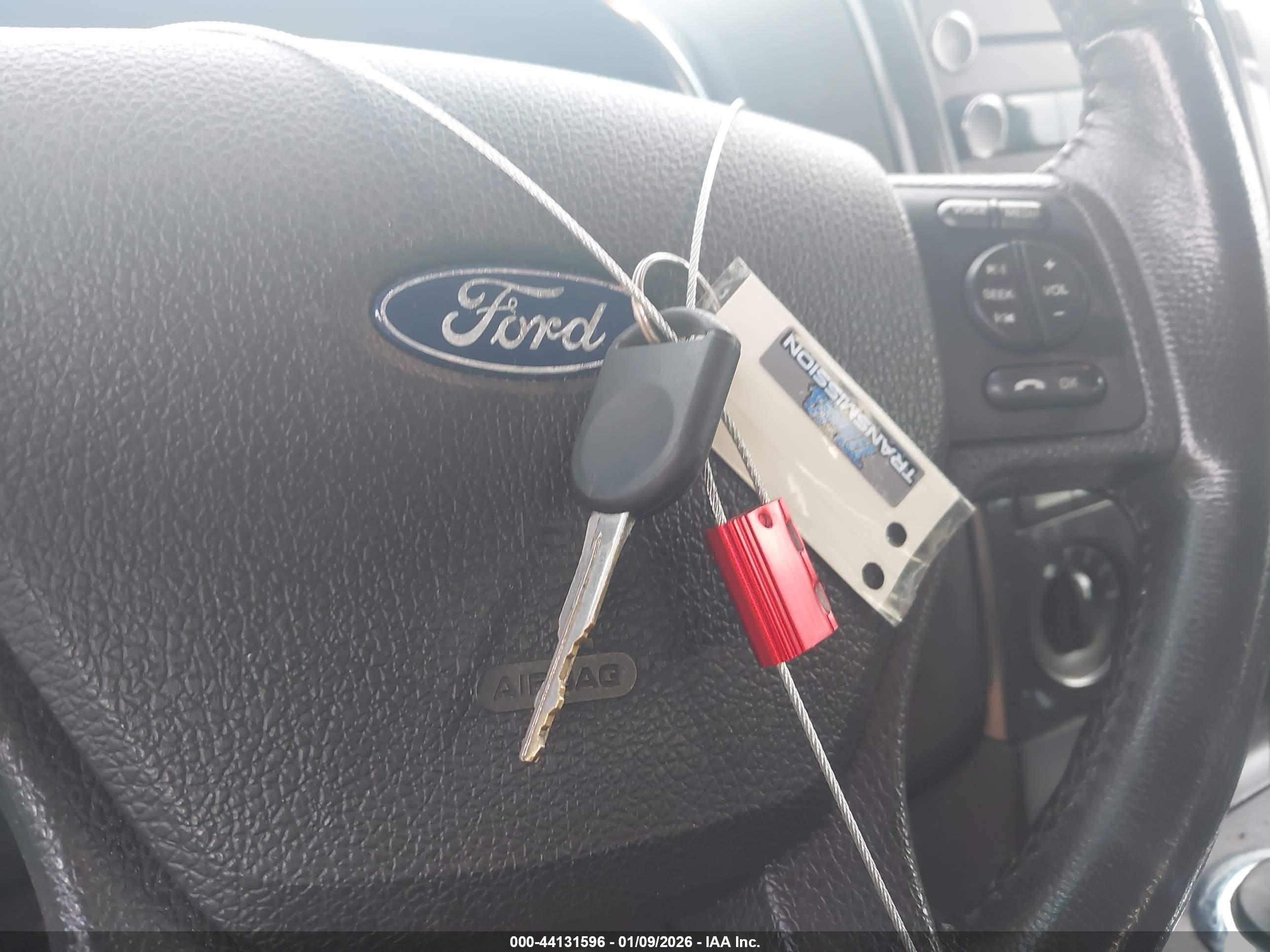 FORD EXPLORER image 11