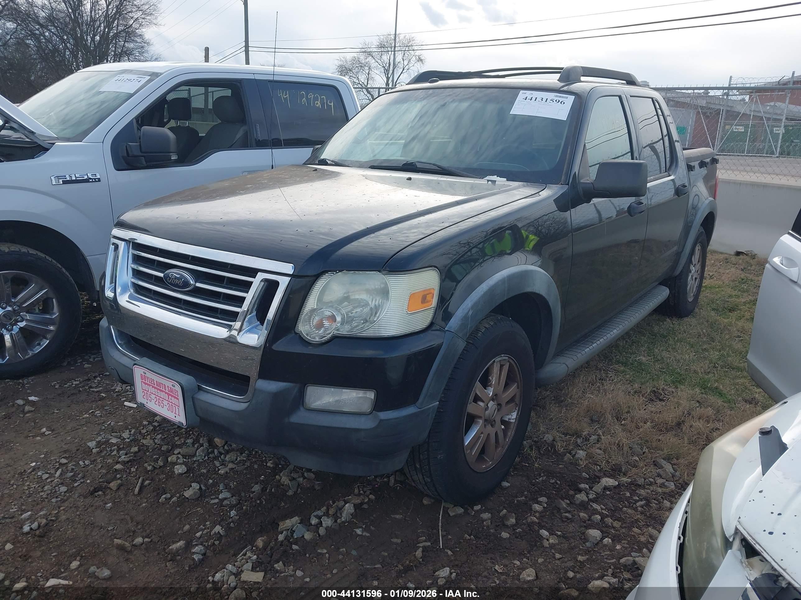 FORD EXPLORER image 2
