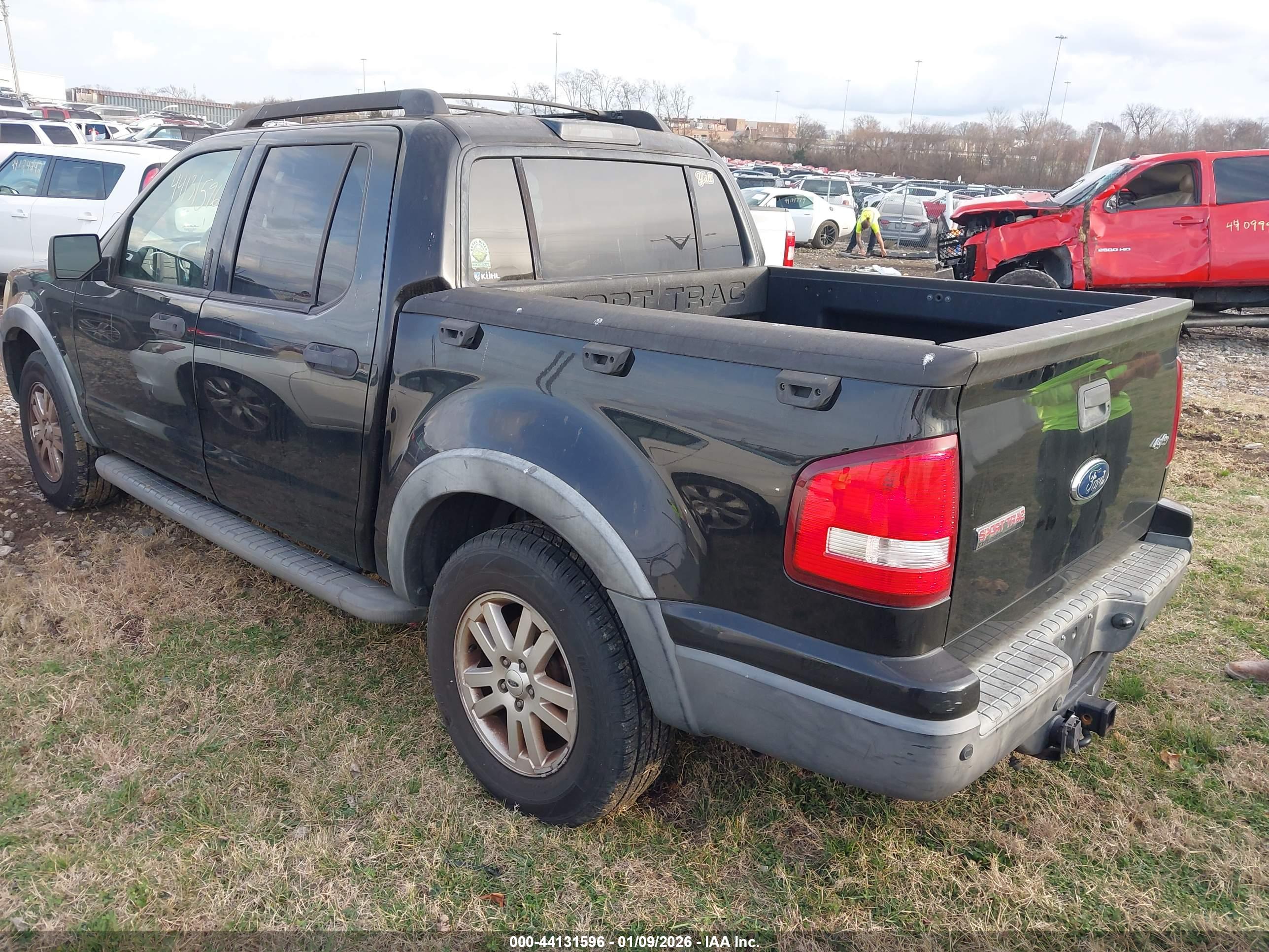 FORD EXPLORER image 3
