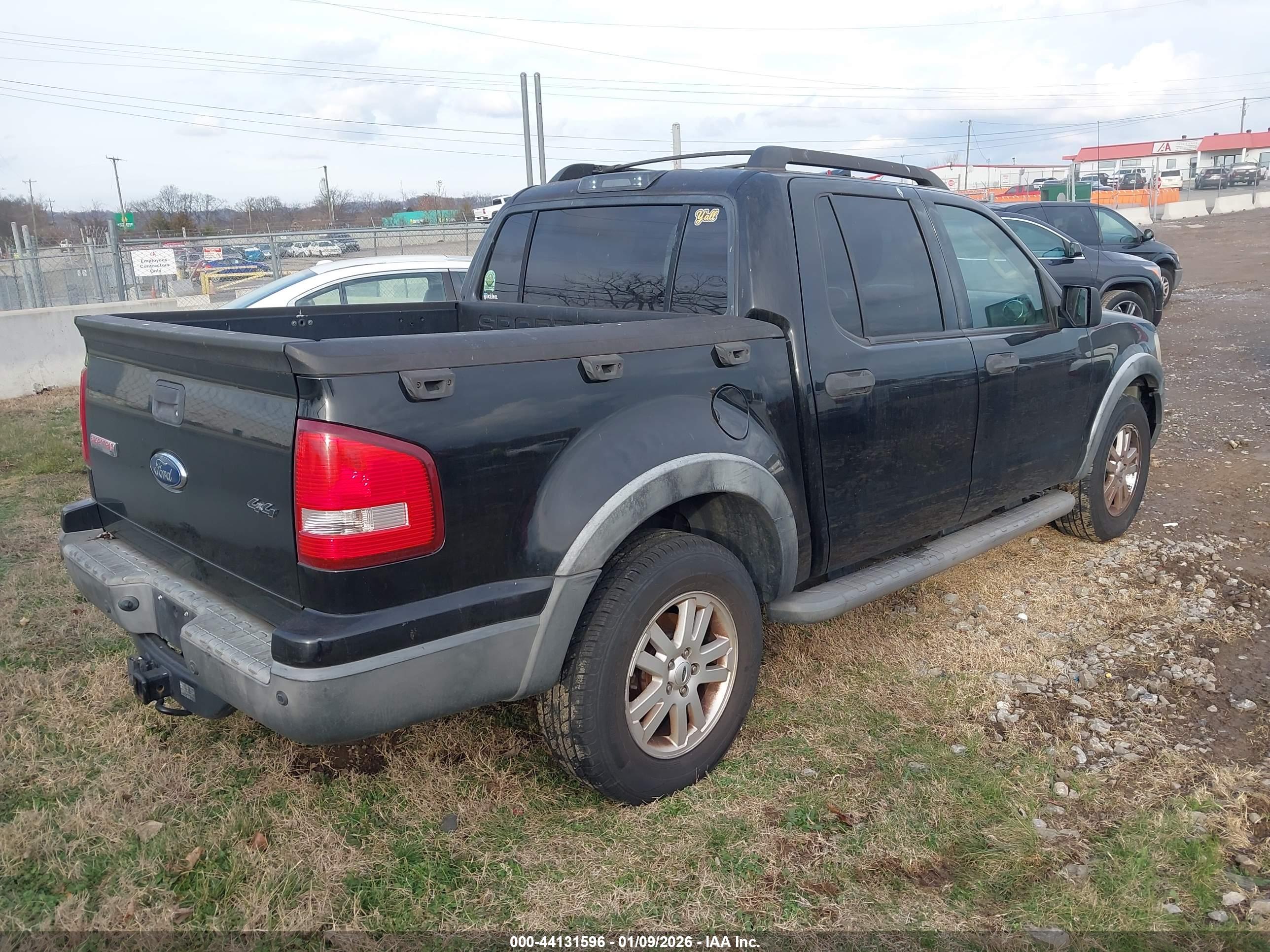 FORD EXPLORER image 4