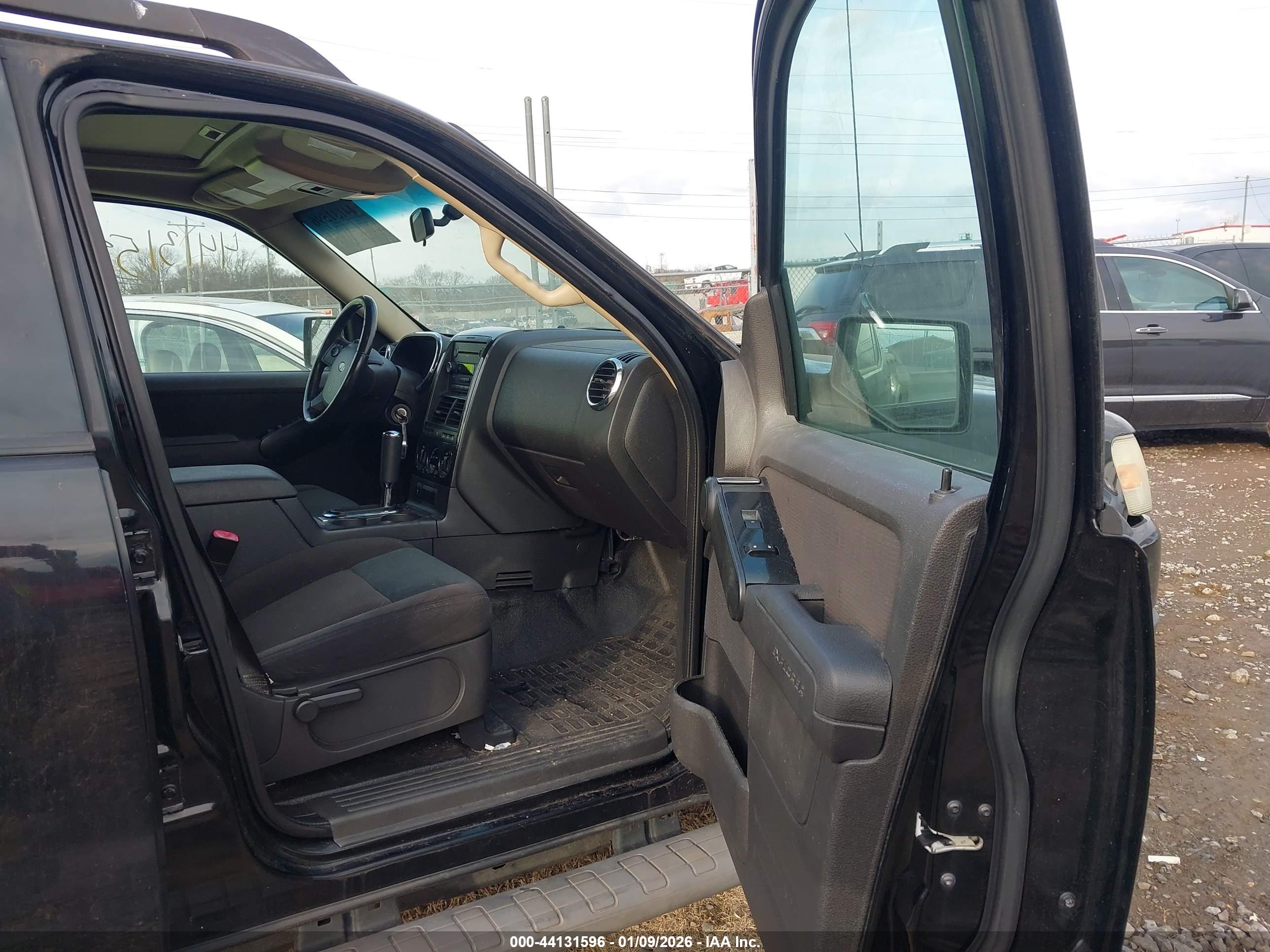 FORD EXPLORER image 5