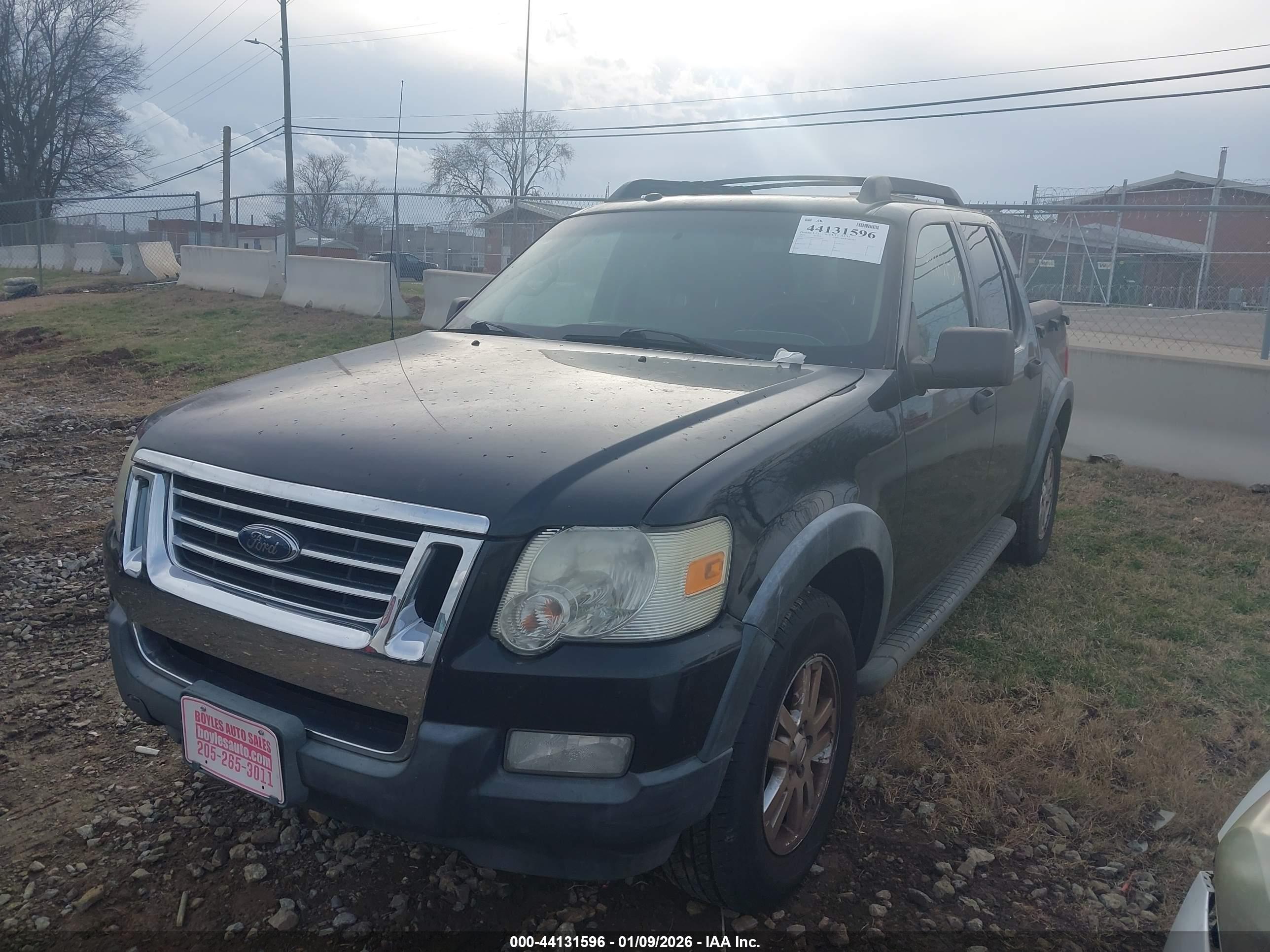 FORD EXPLORER image 6