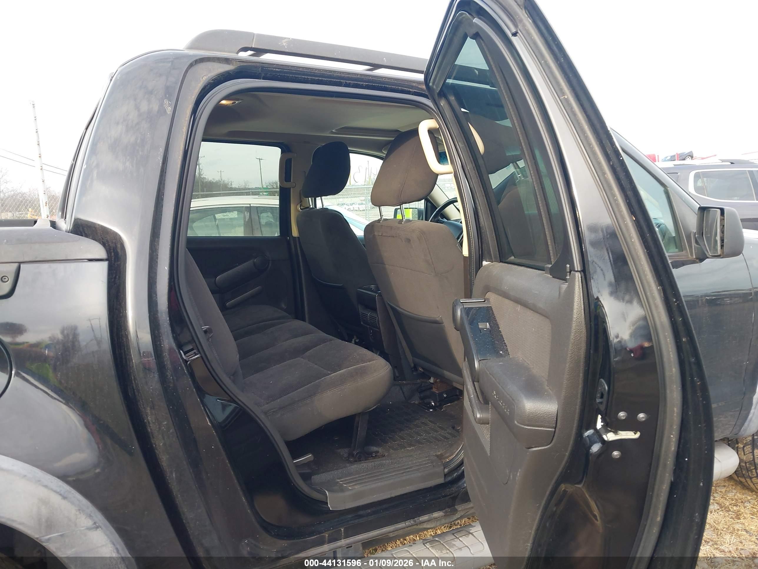 FORD EXPLORER image 8