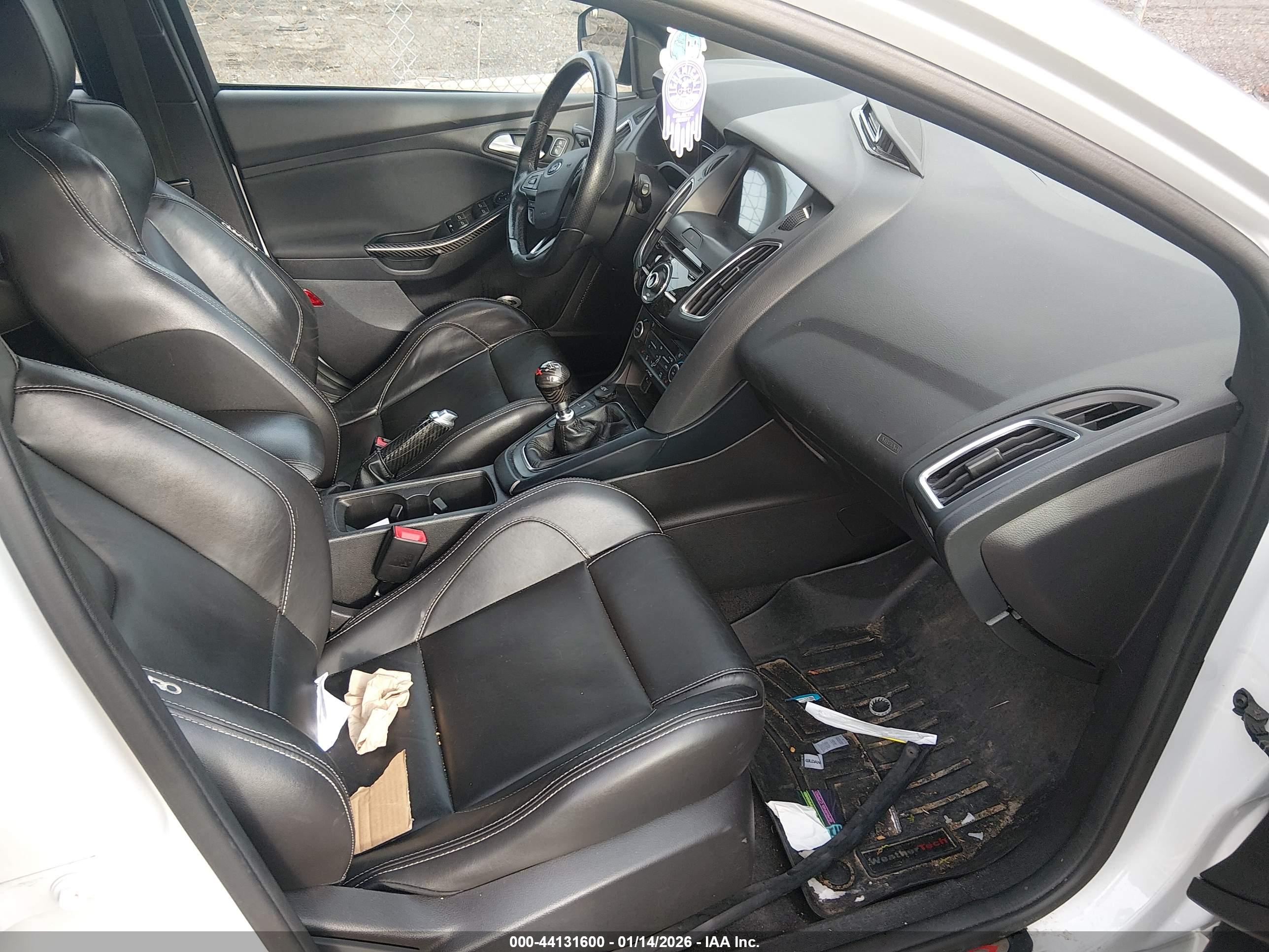 FORD FOCUS image 5