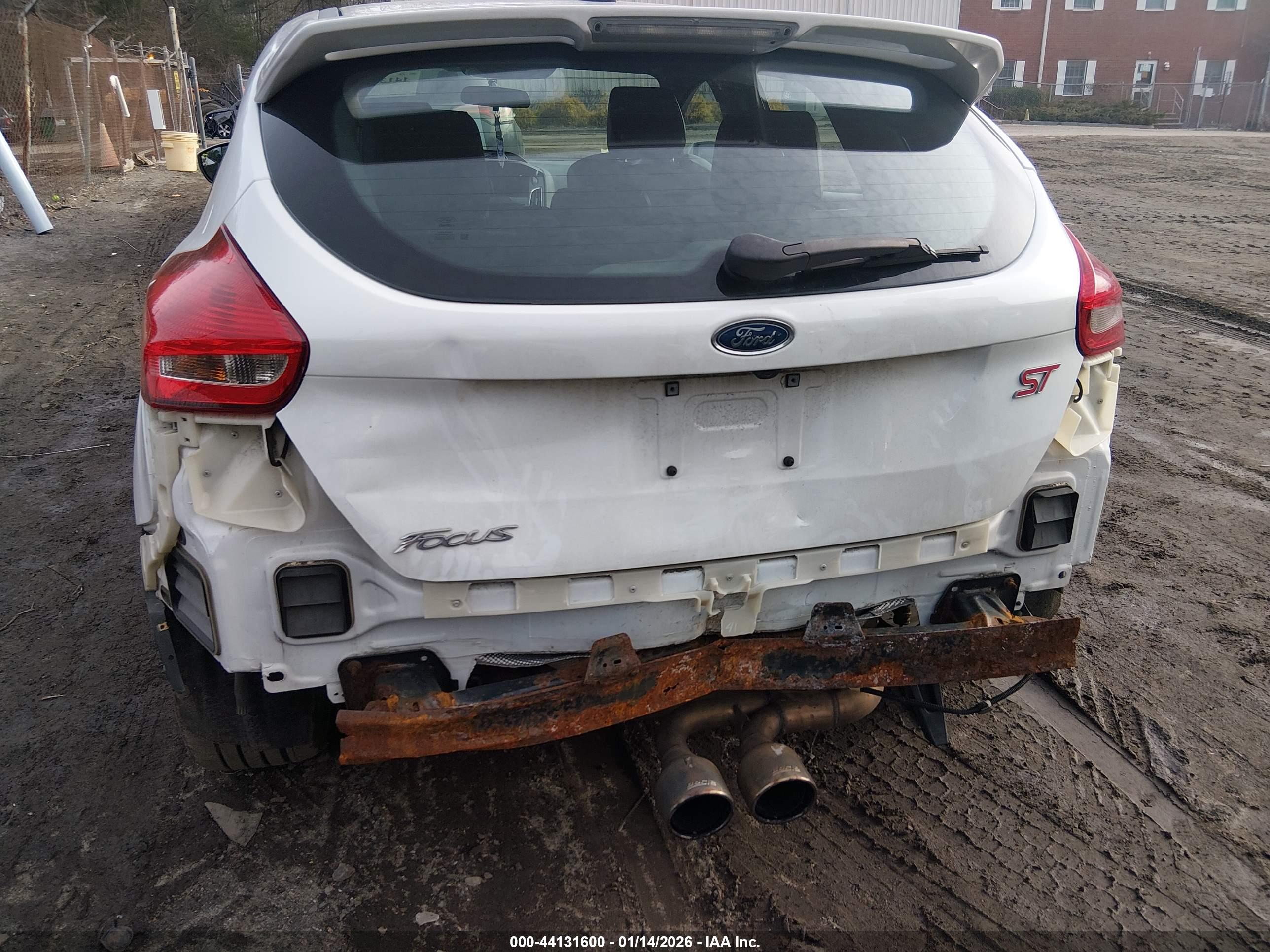 FORD FOCUS image 6