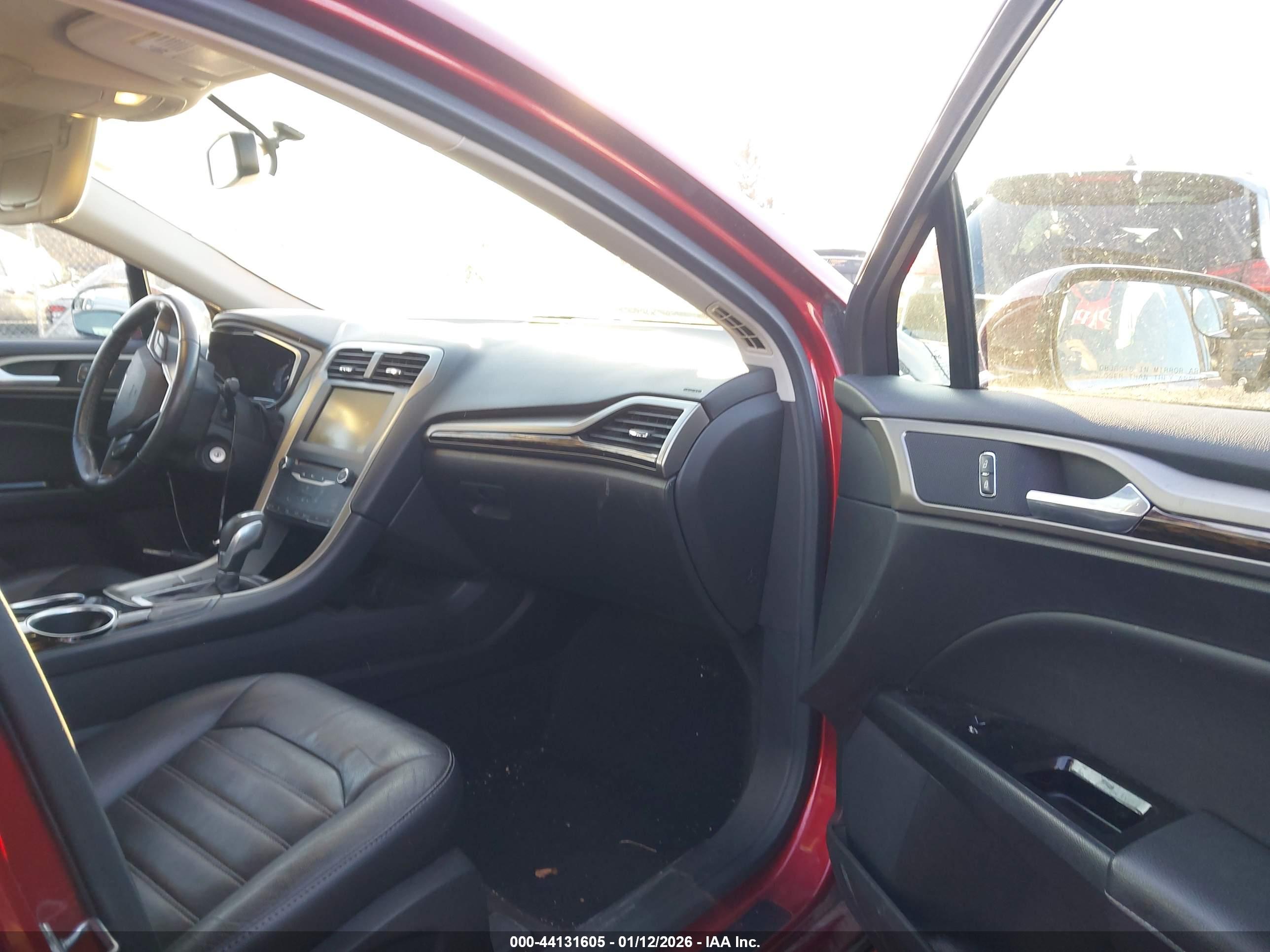 FORD FUSION image 5